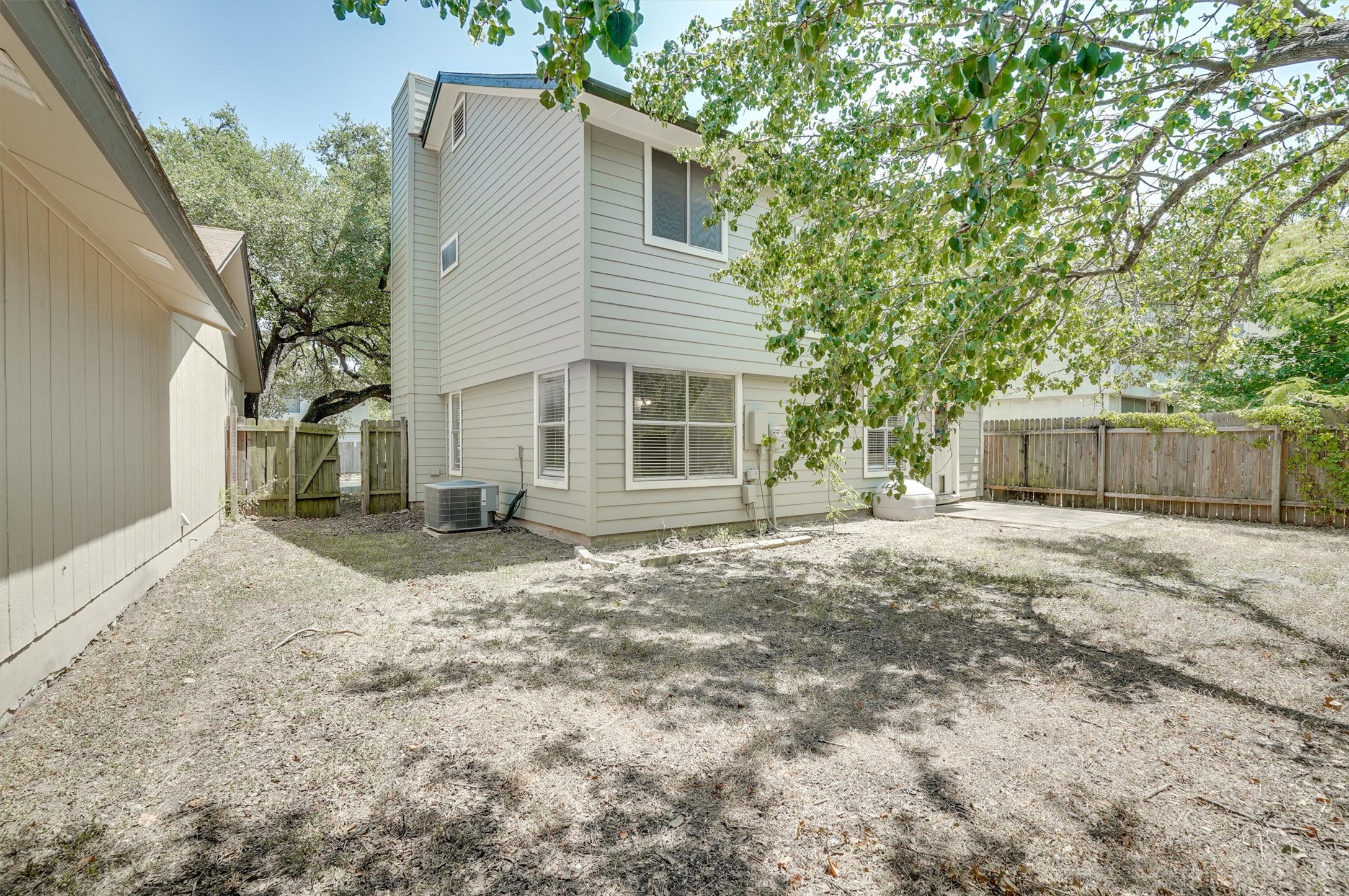 main property photo 19