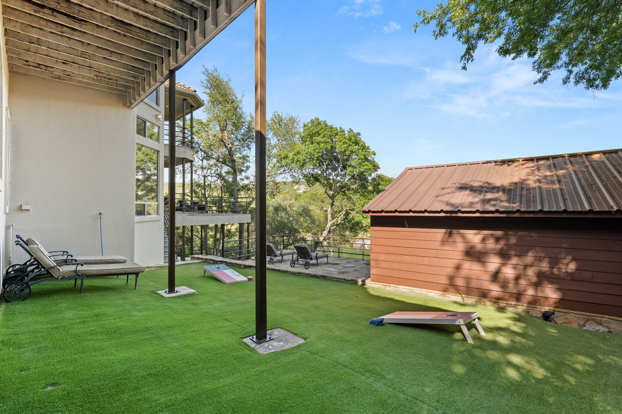 main property photo 33