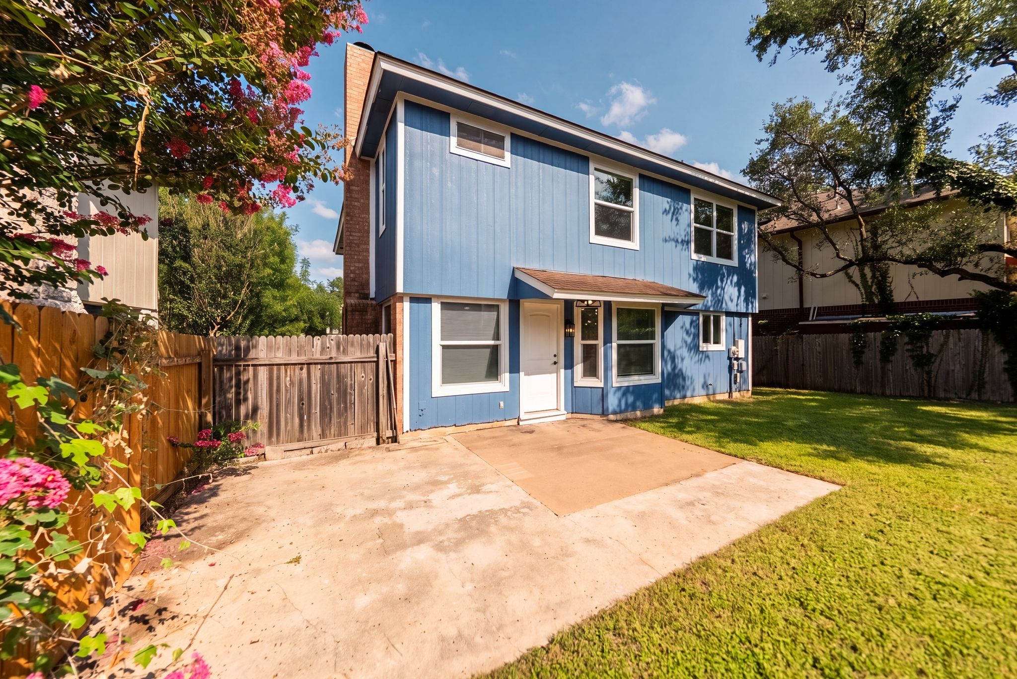 main property photo 23