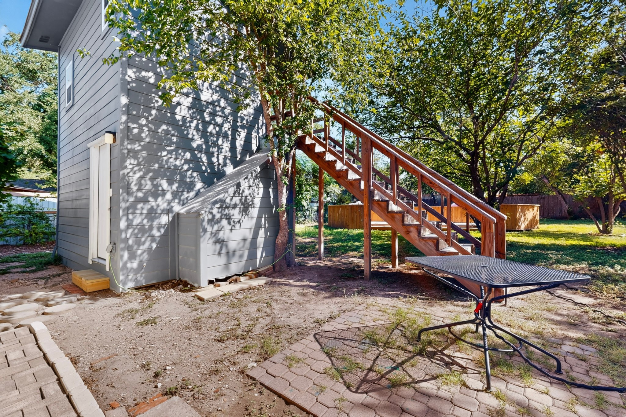 main property photo 29