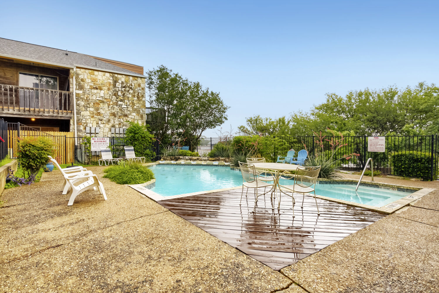 main property photo 16