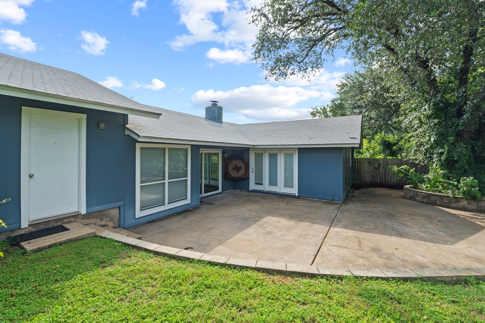 main property photo 20