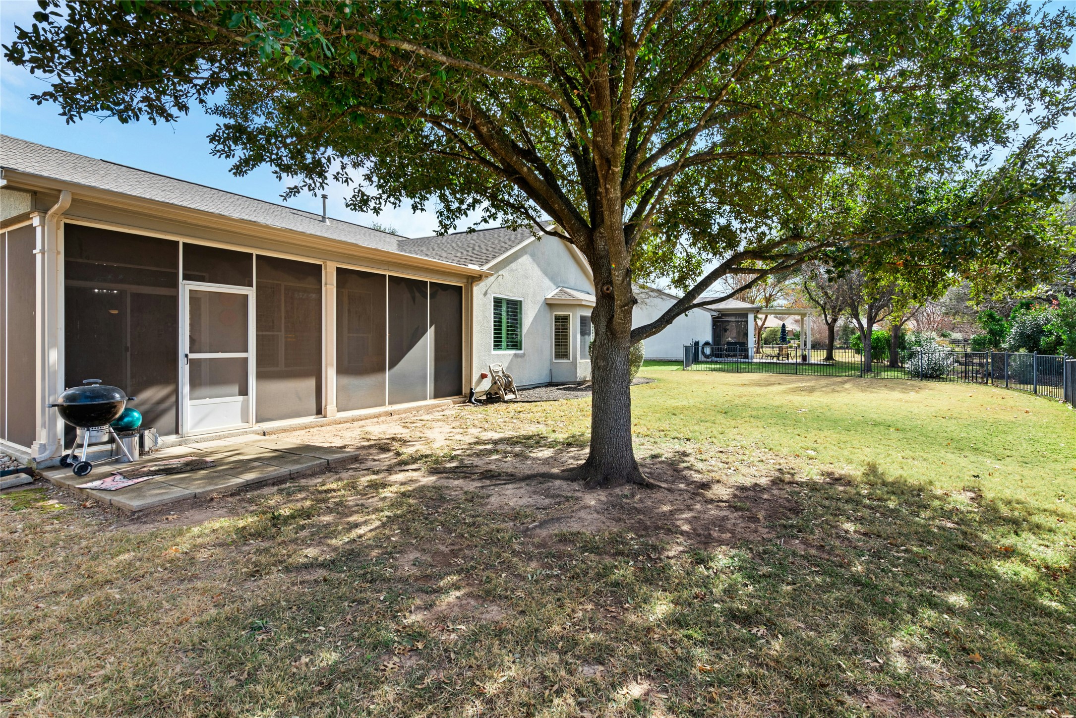 main property photo 23