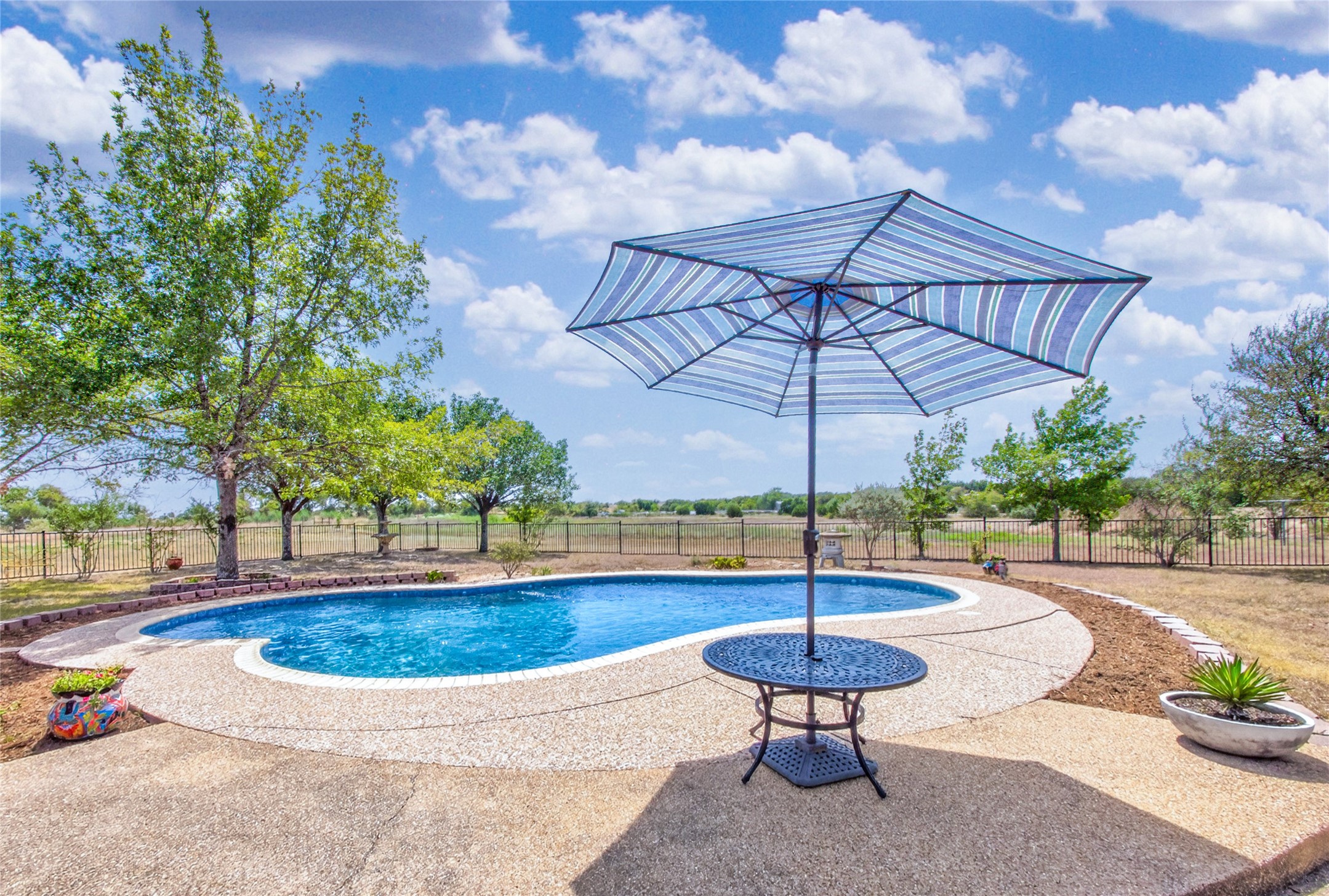 main property photo 35