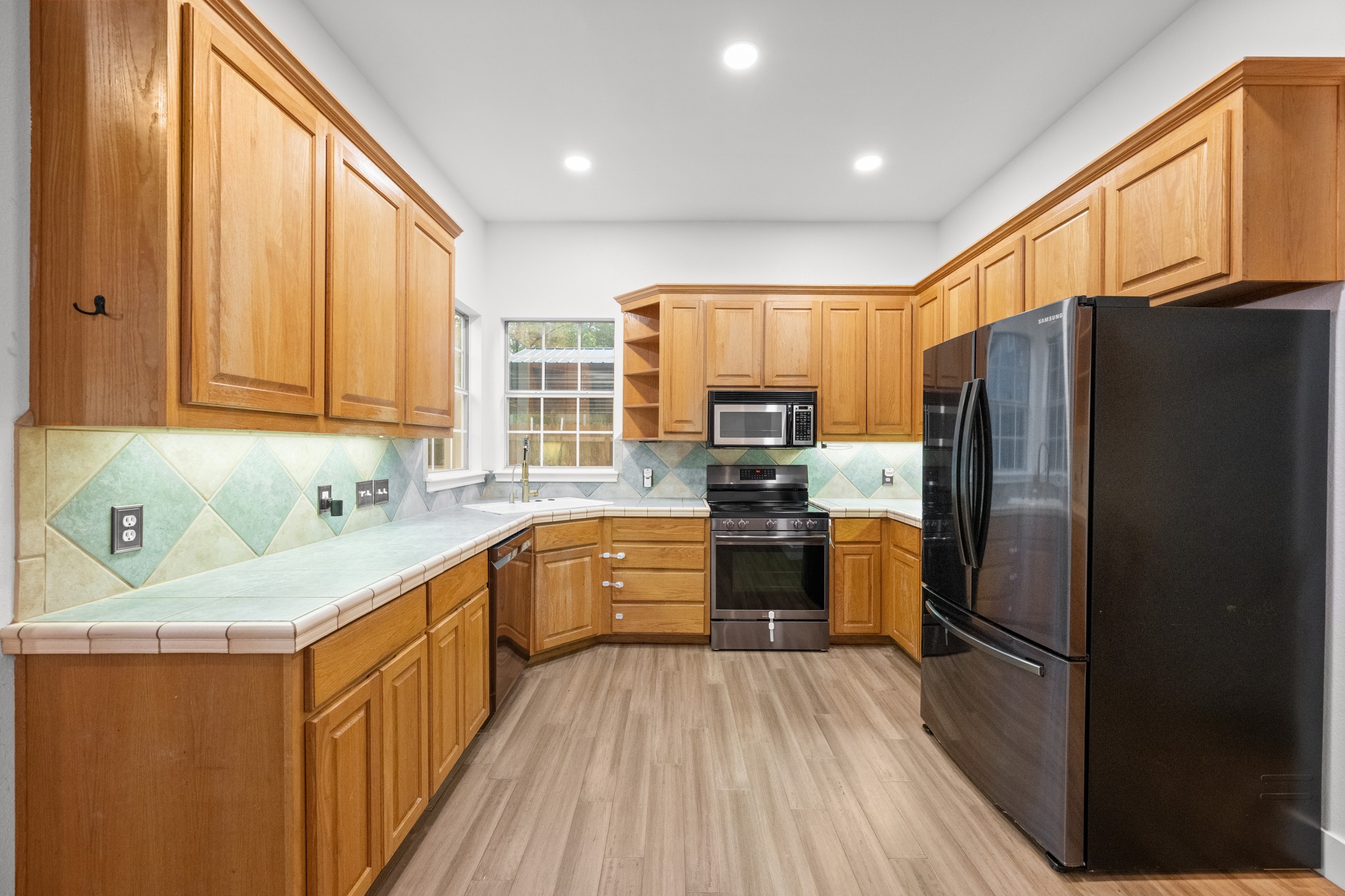 main property photo 14