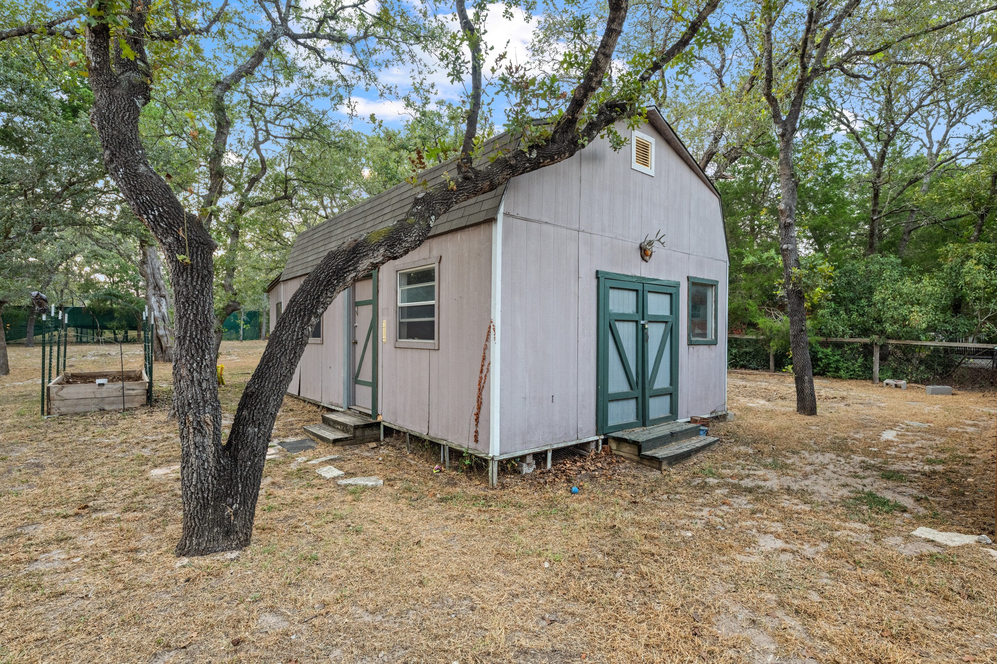 main property photo 31