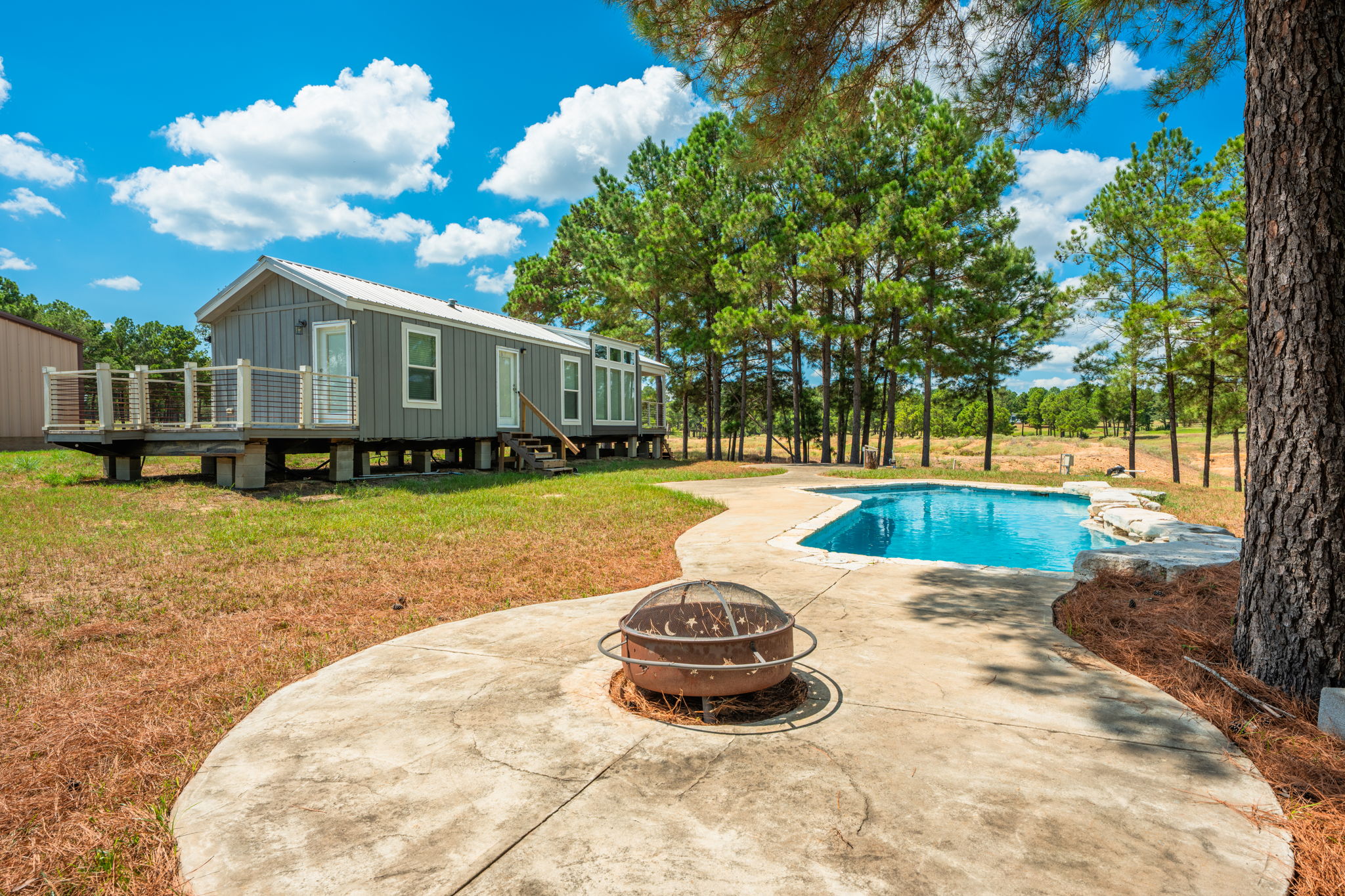 main property photo 33