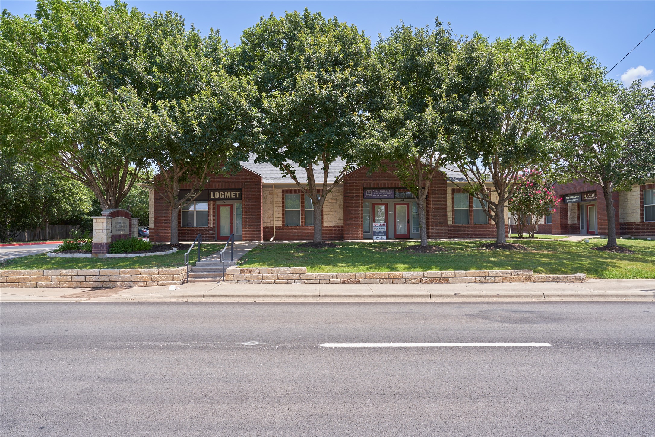 main property photo 10