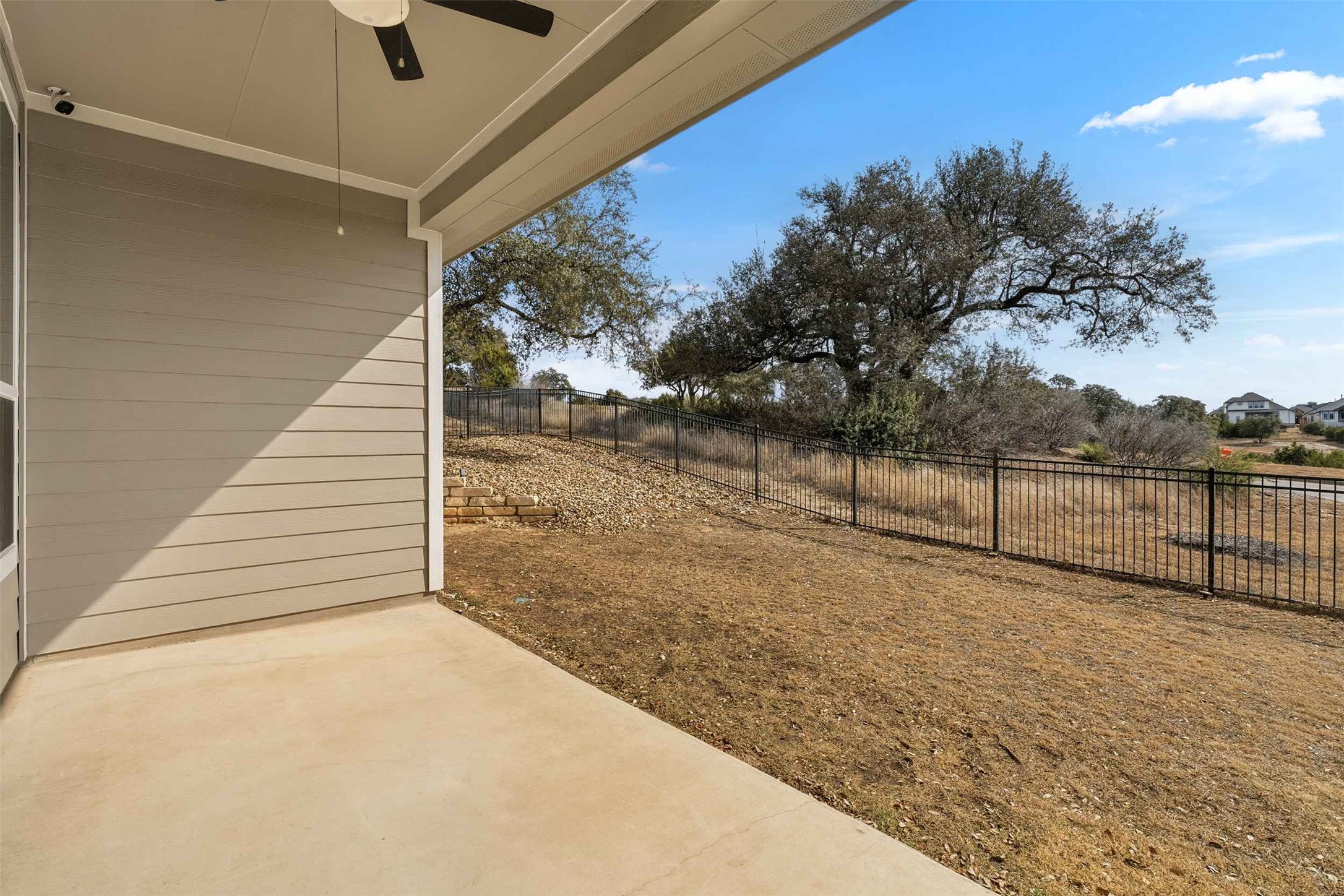 main property photo 30
