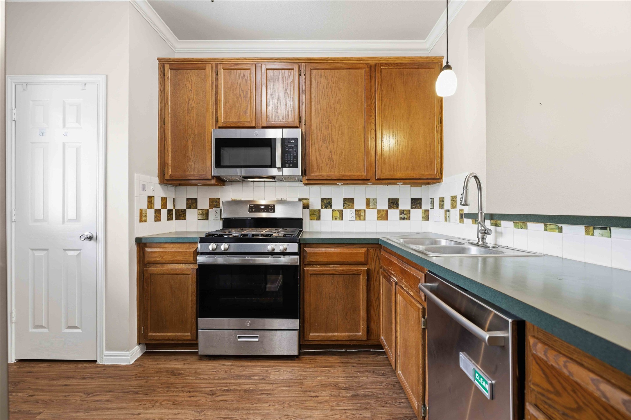 main property photo 9