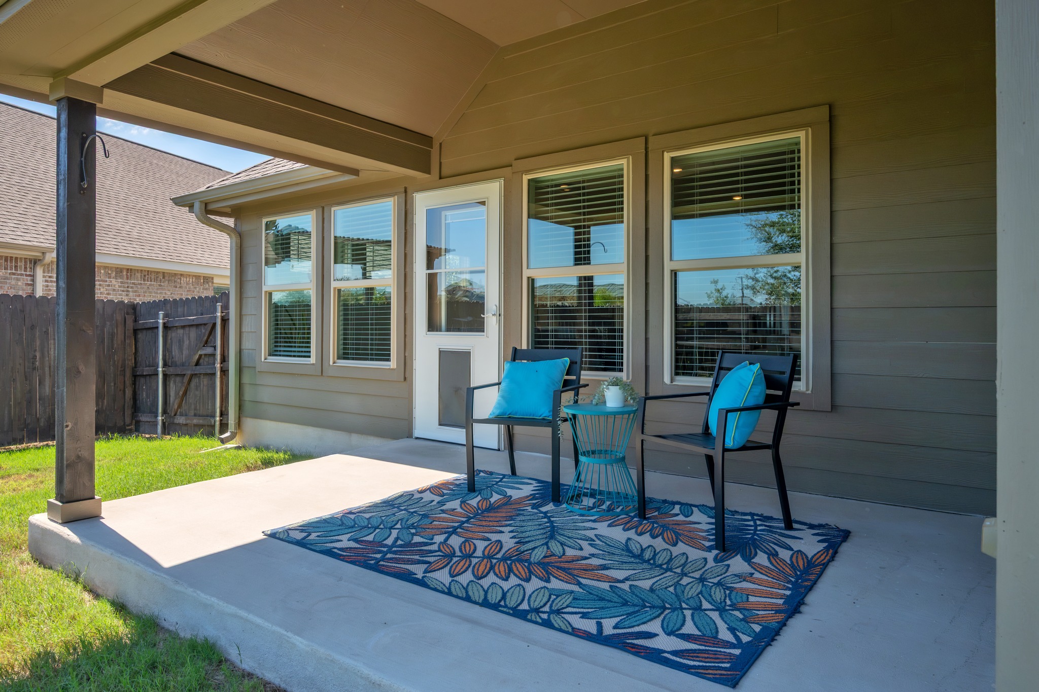 main property photo 23