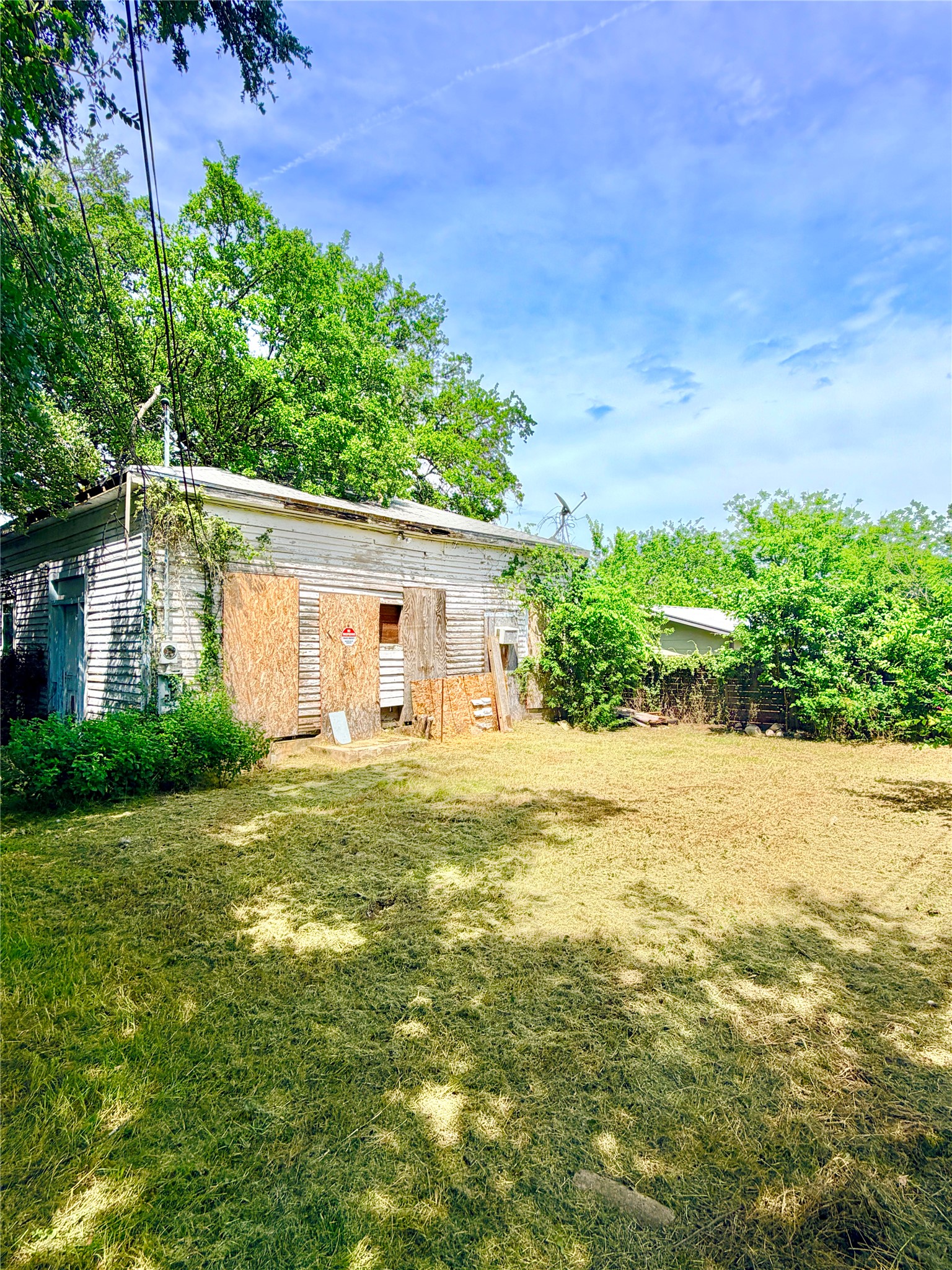 main property photo 13