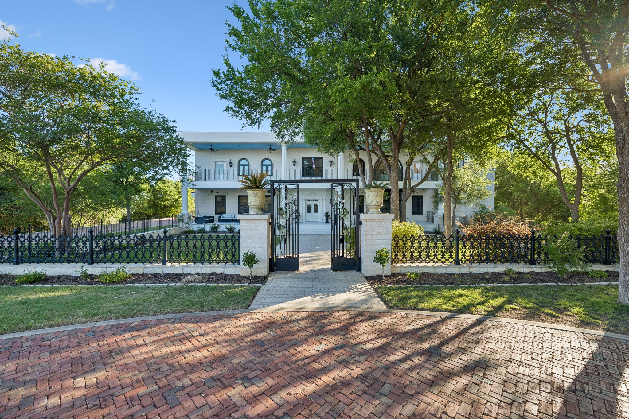 main property photo 8