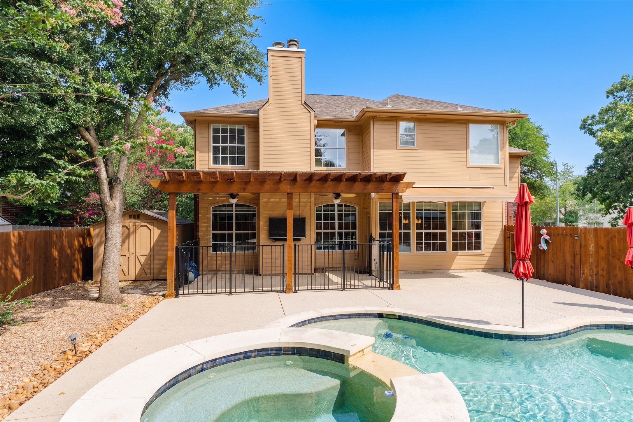 main property photo 31