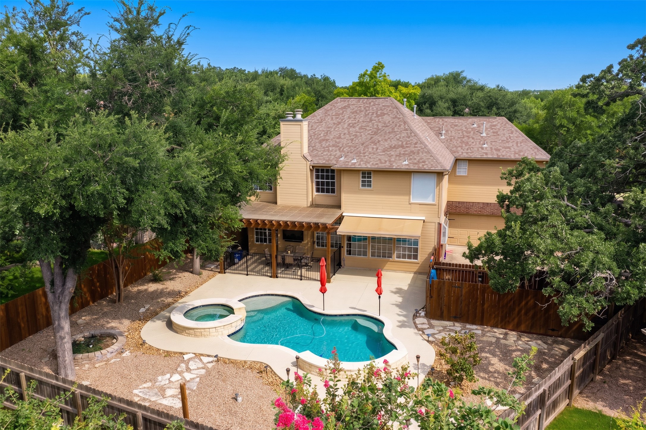 main property photo 32
