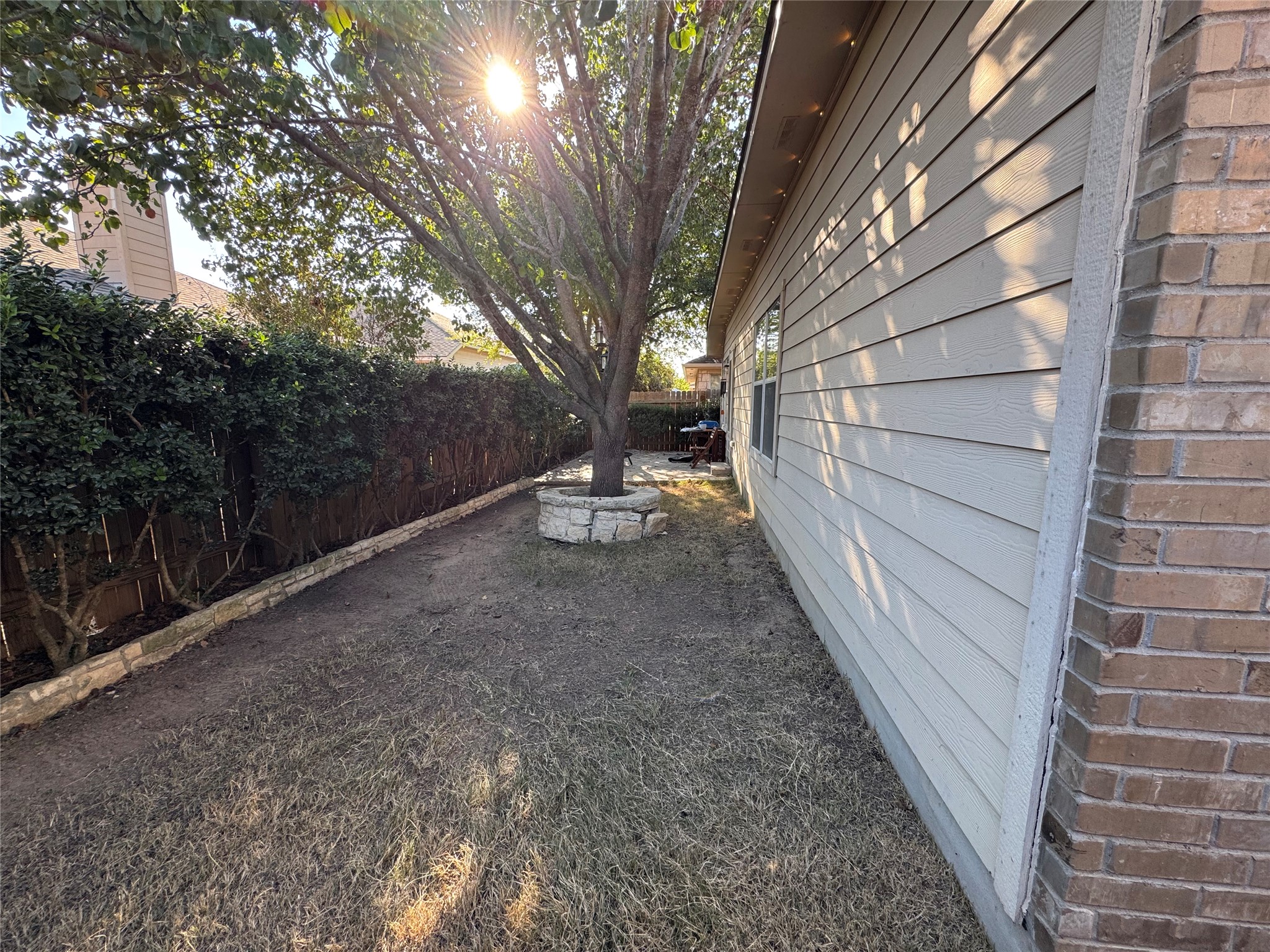 main property photo 28