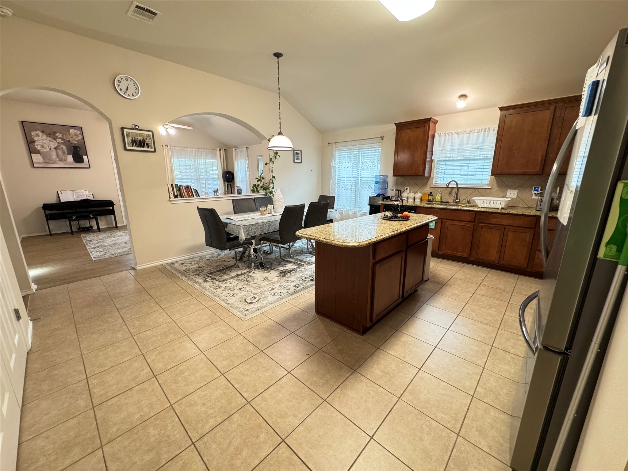 main property photo 5