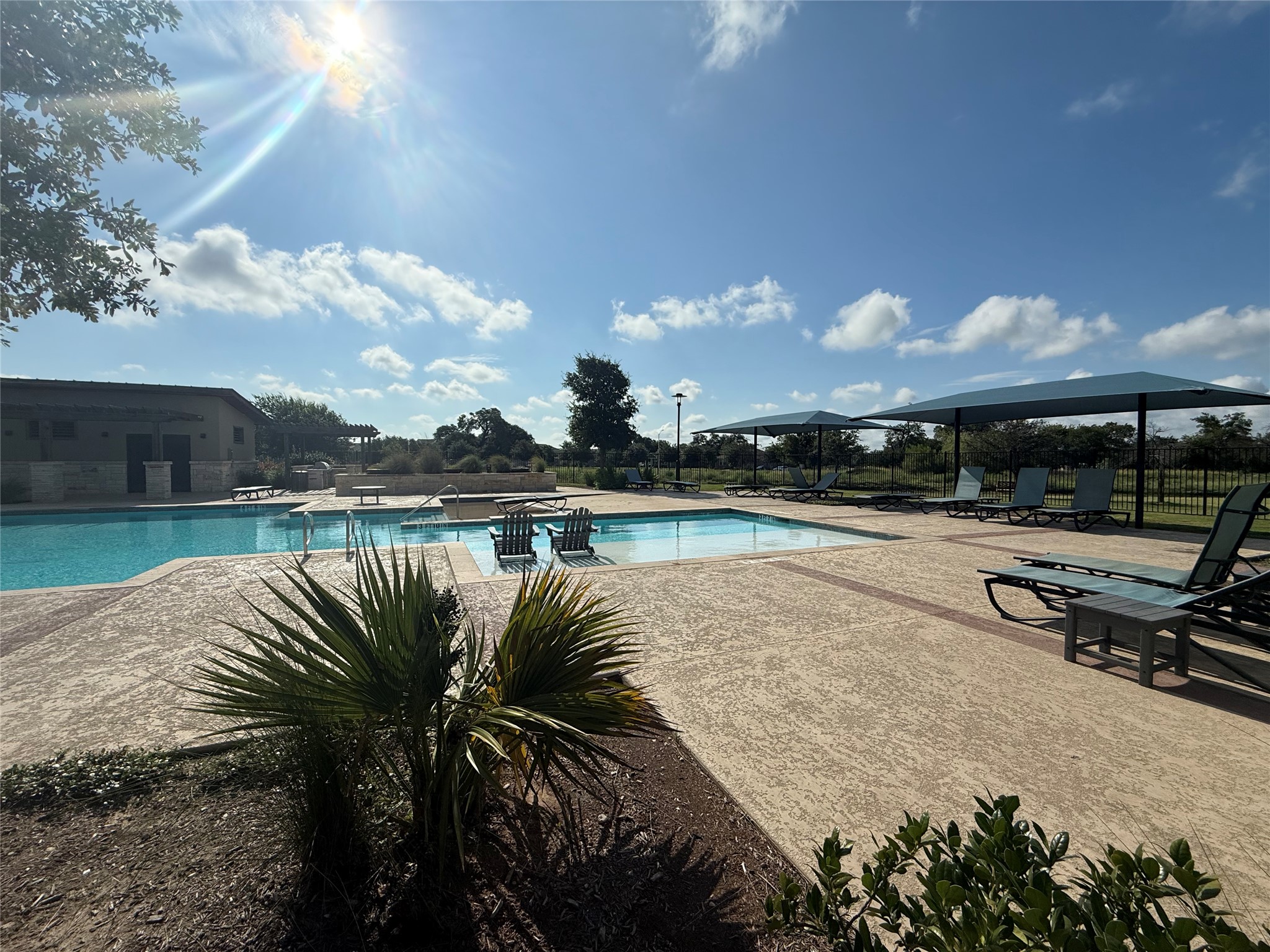 main property photo 18
