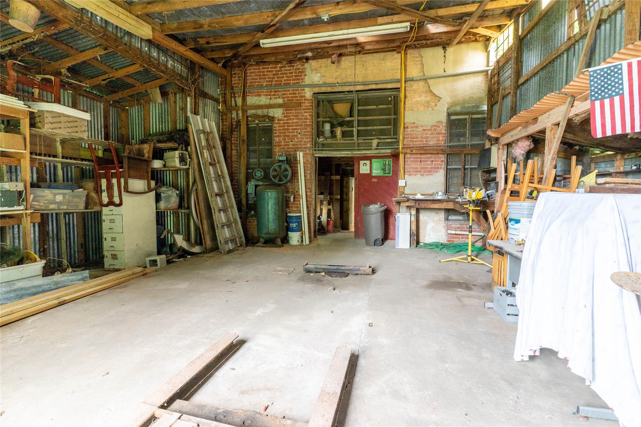 main property photo 12