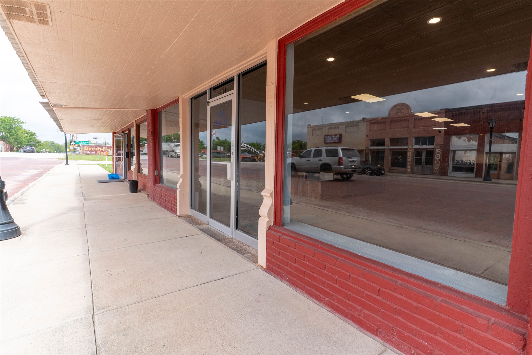 main property photo 16