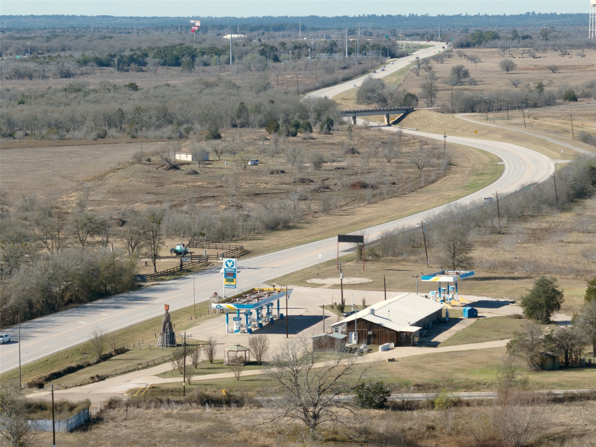main property photo 7