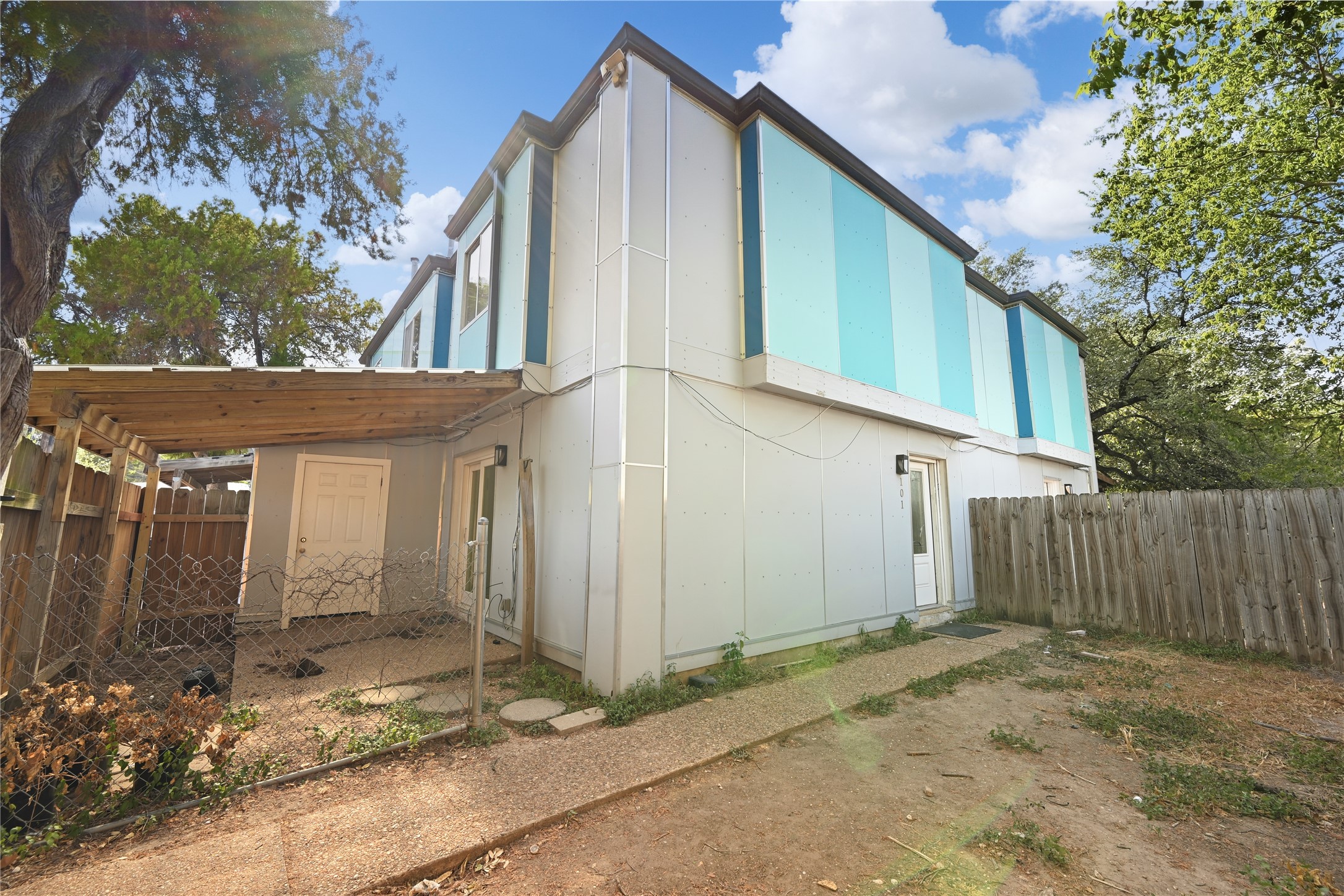 main property photo 23
