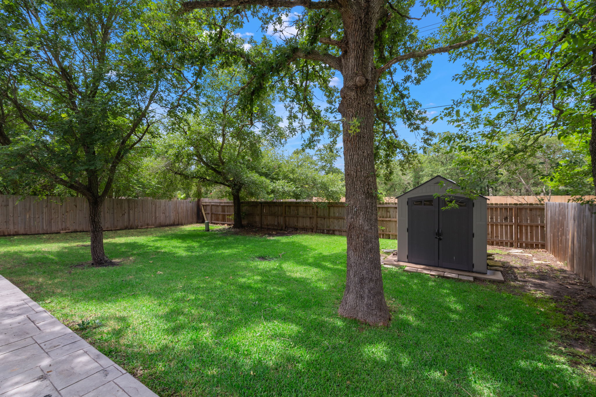 main property photo 17