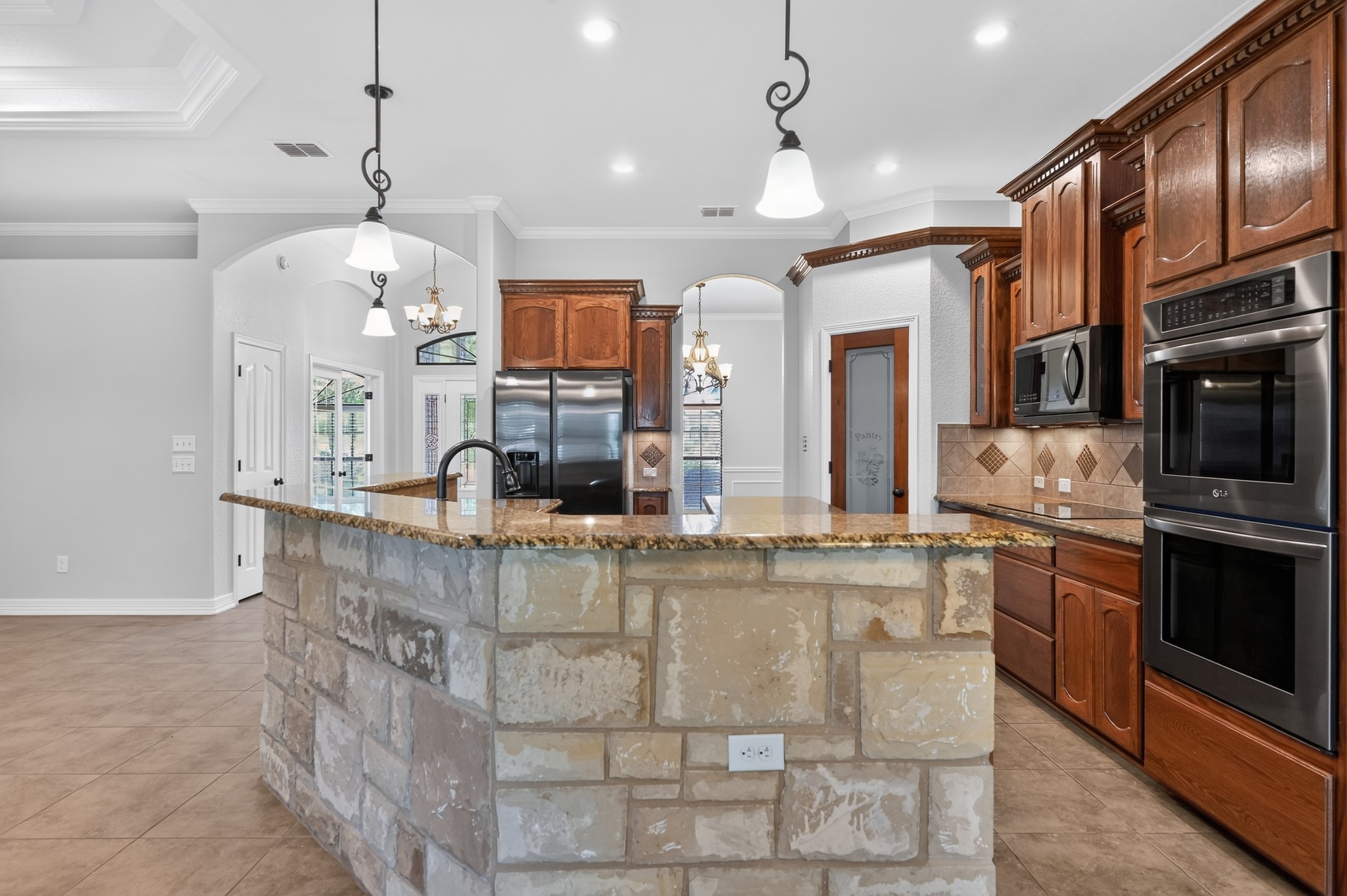 main property photo 9