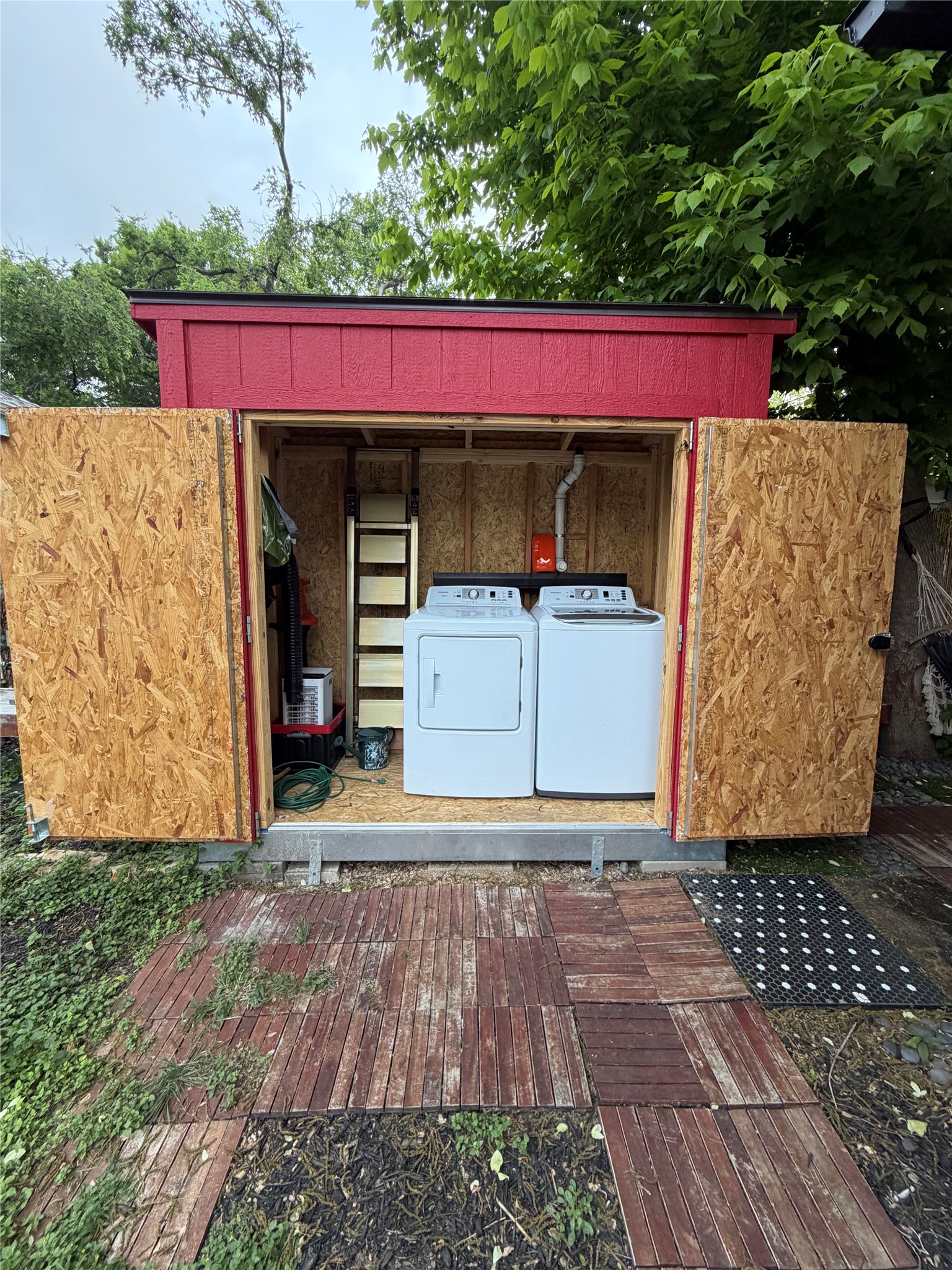 main property photo 16