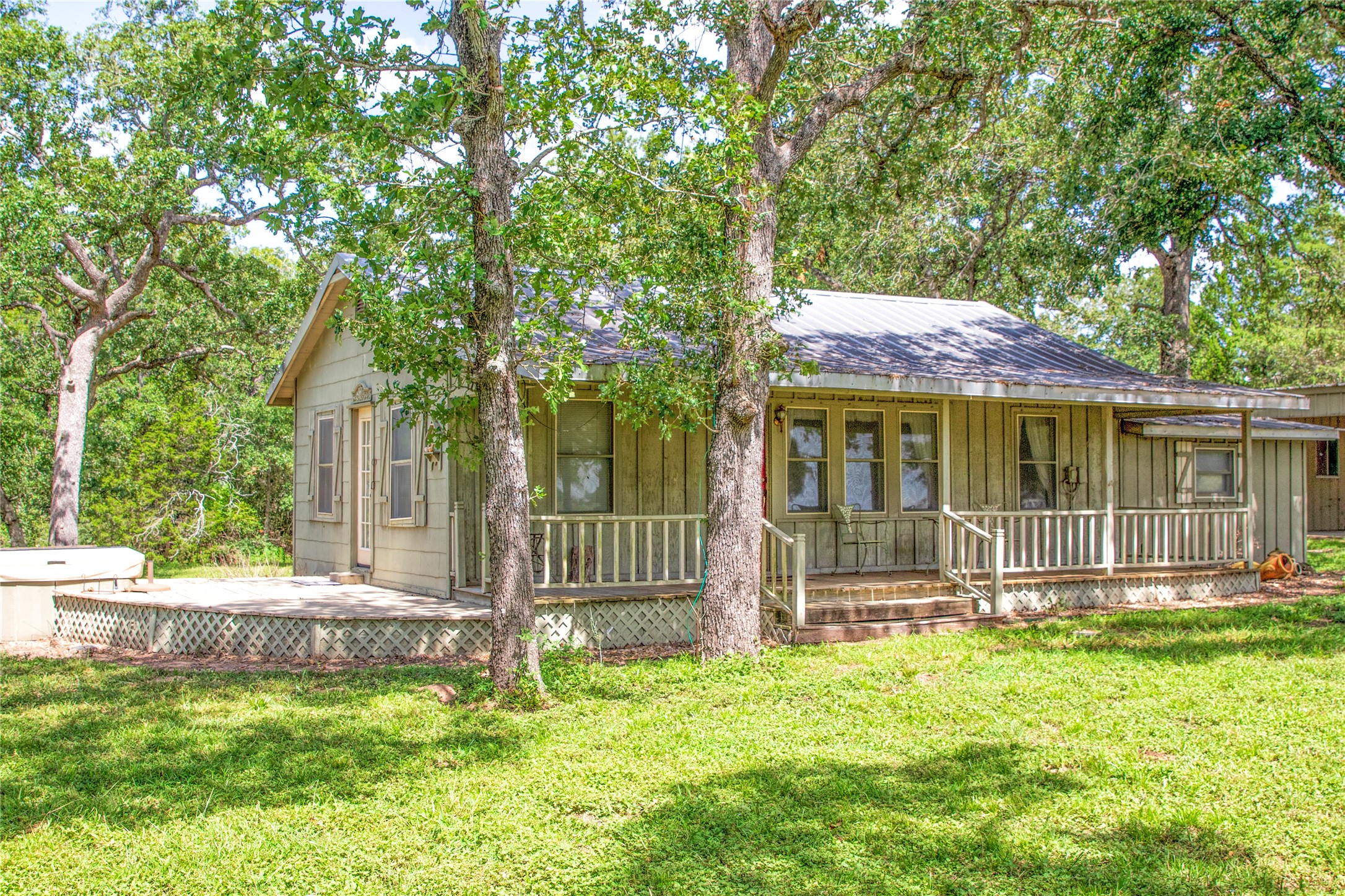 main property photo 11