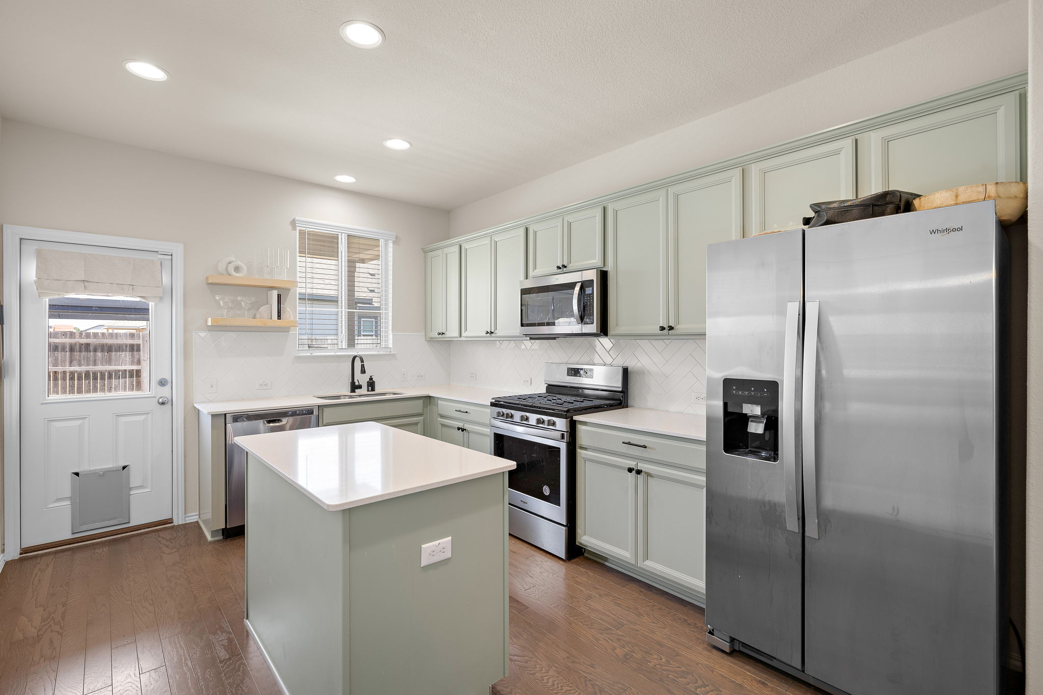 main property photo 9