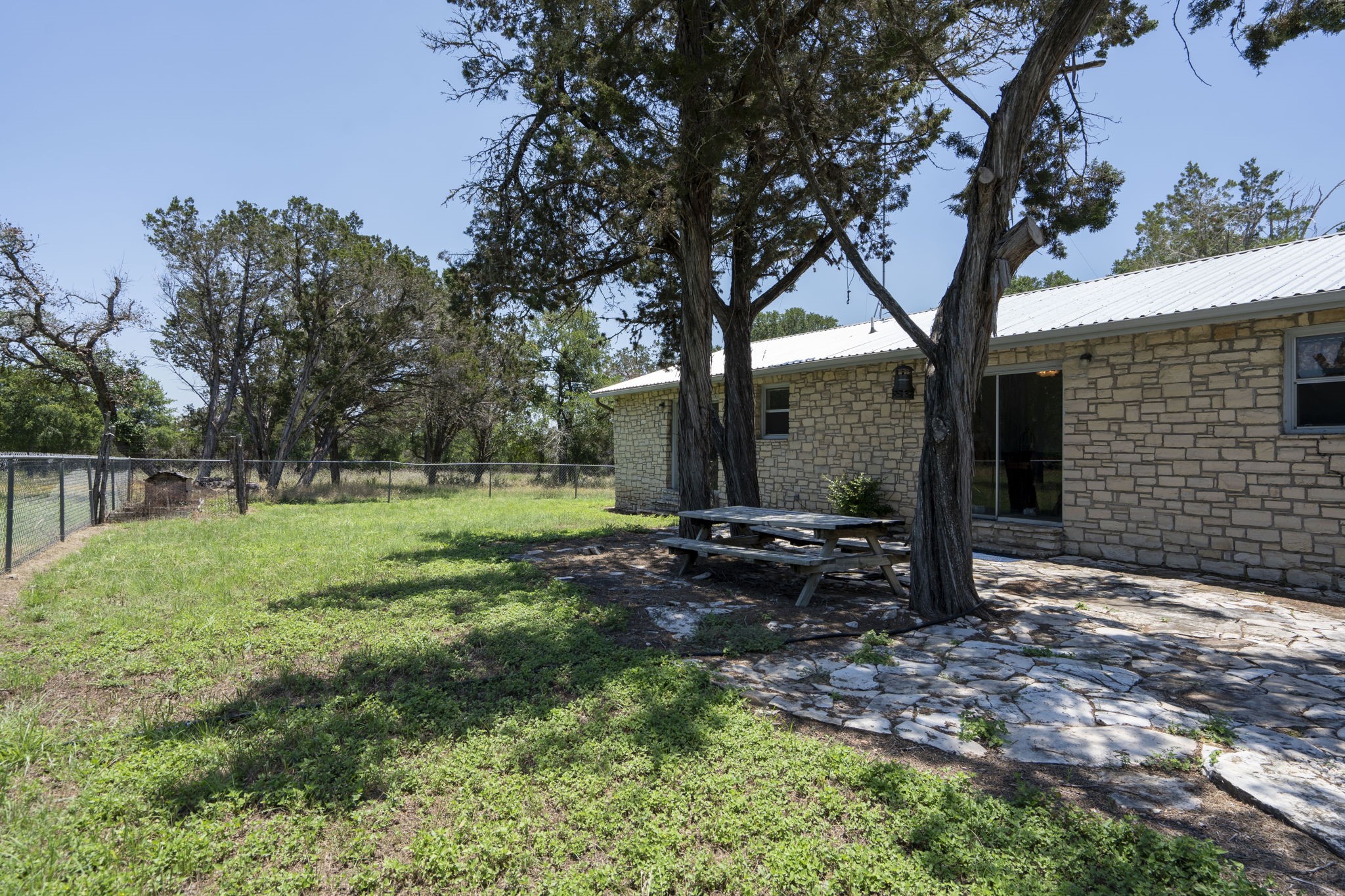 main property photo 27