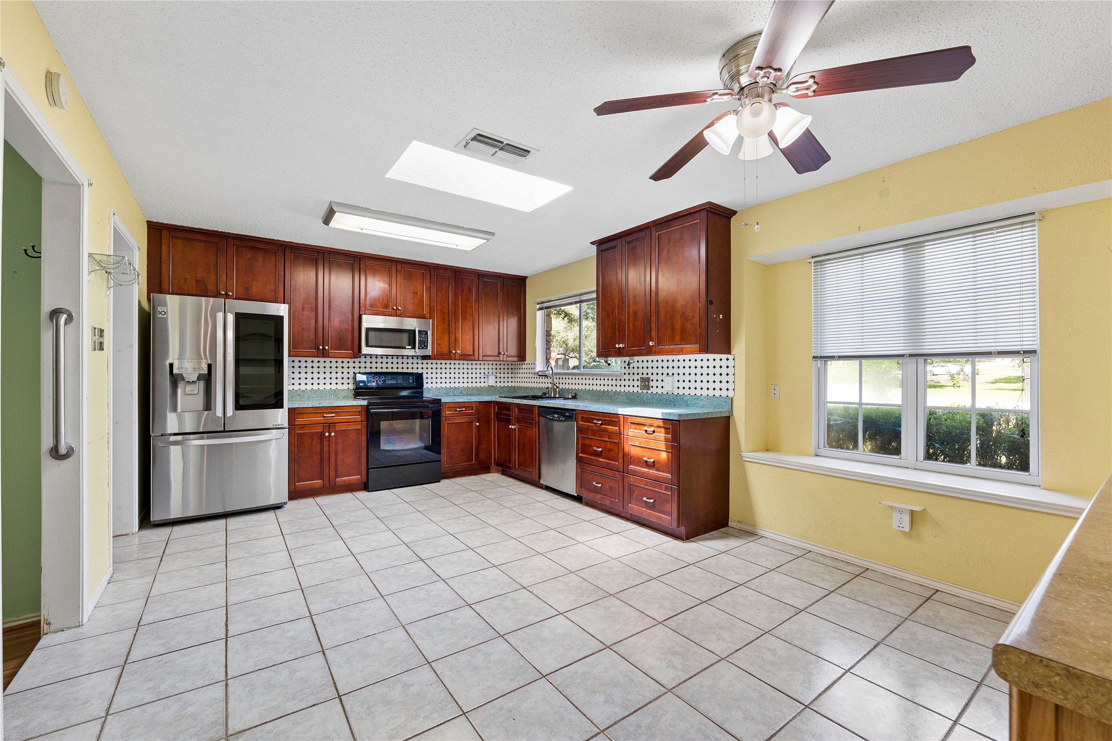 main property photo 26