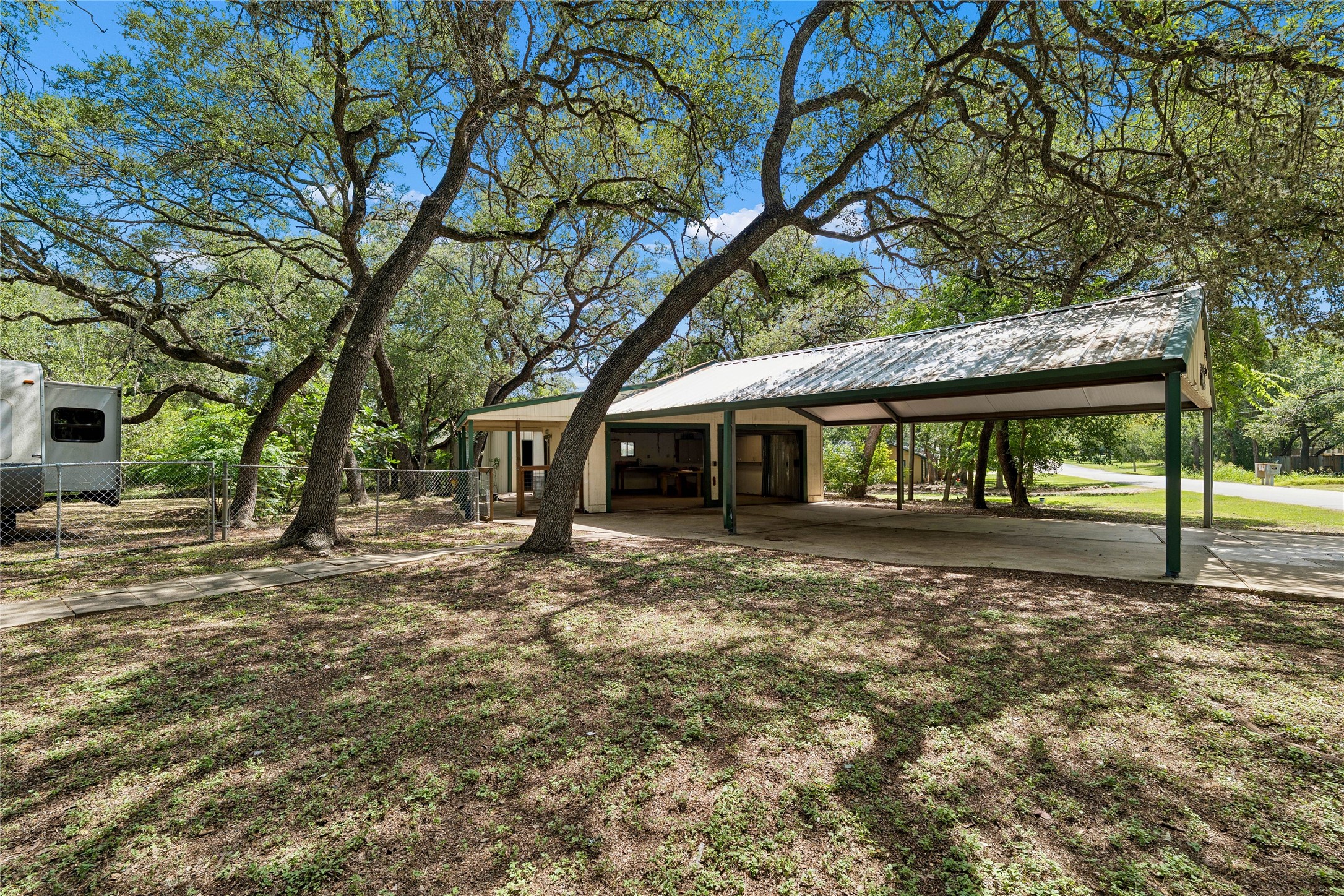 main property photo 31