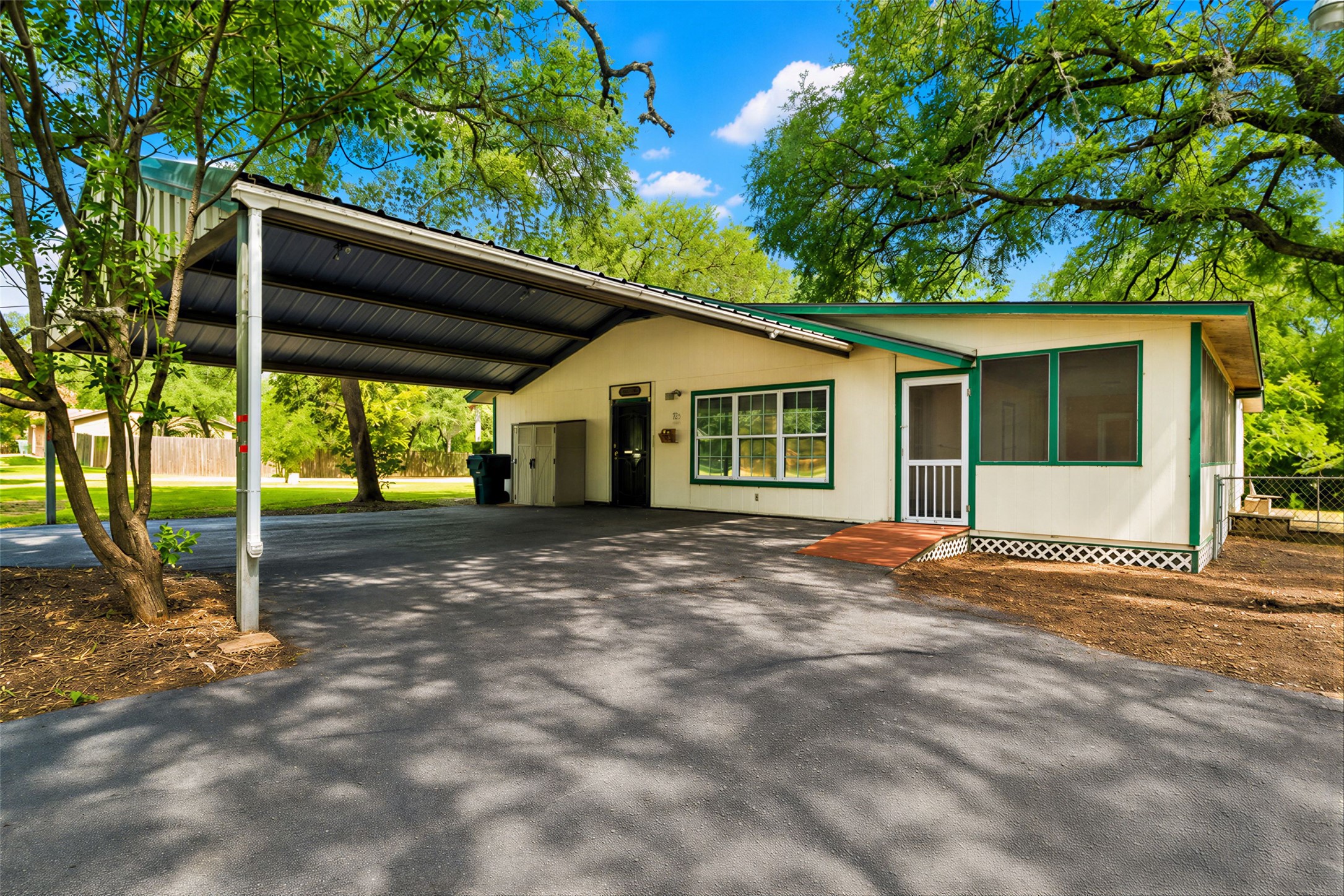 main property photo 34