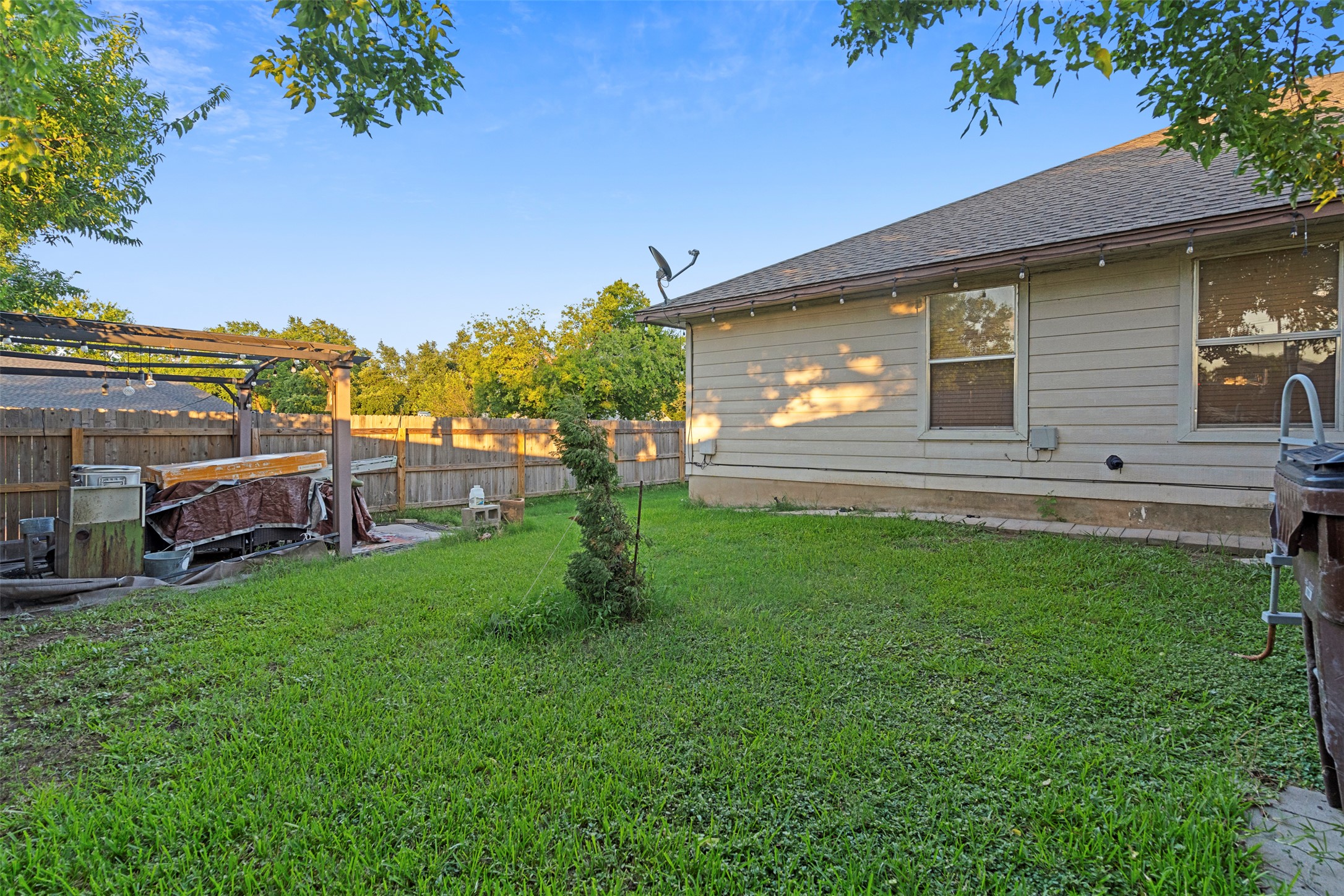 main property photo 23