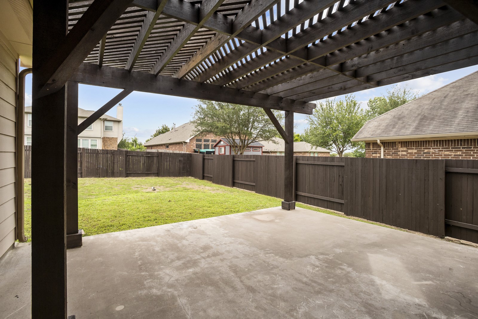main property photo 32