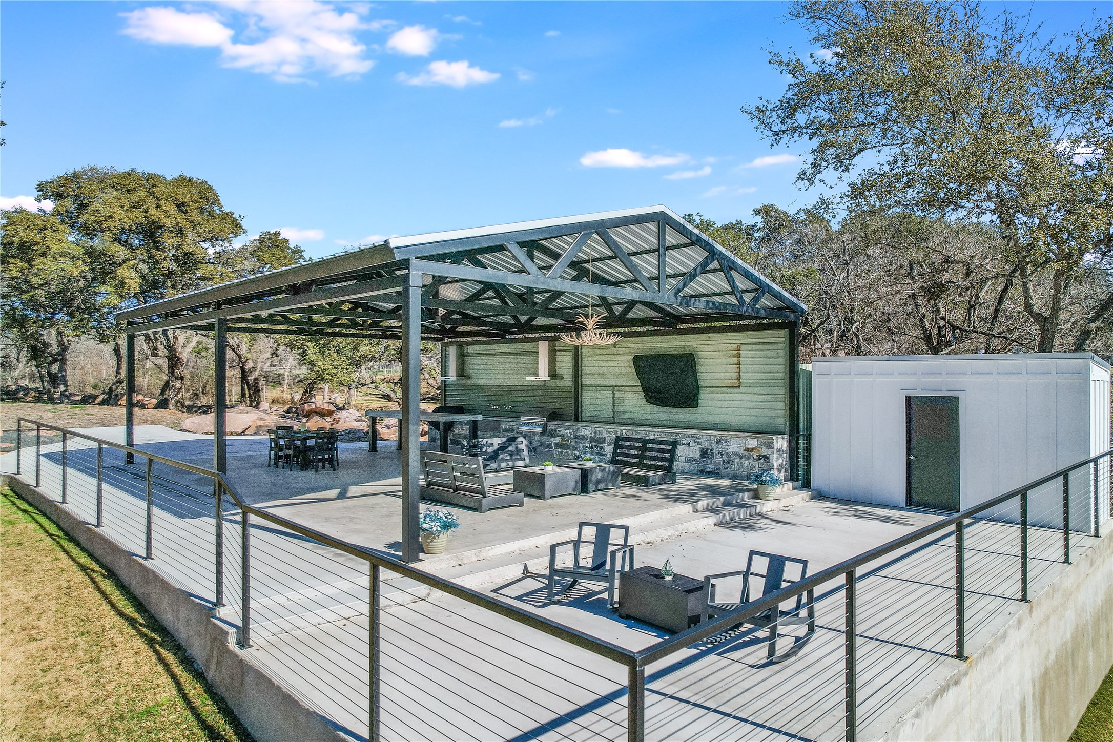 main property photo 30