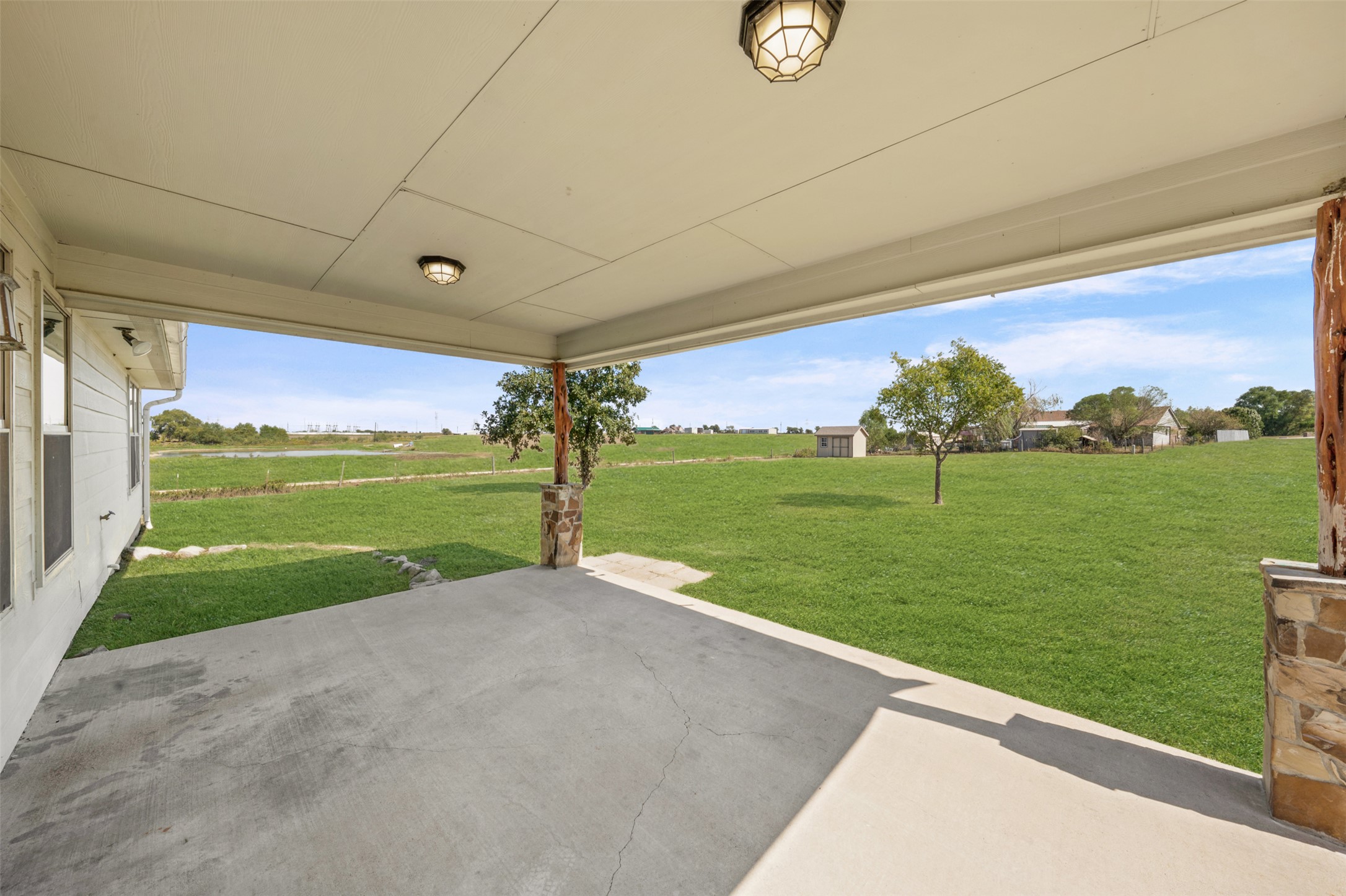 main property photo 31