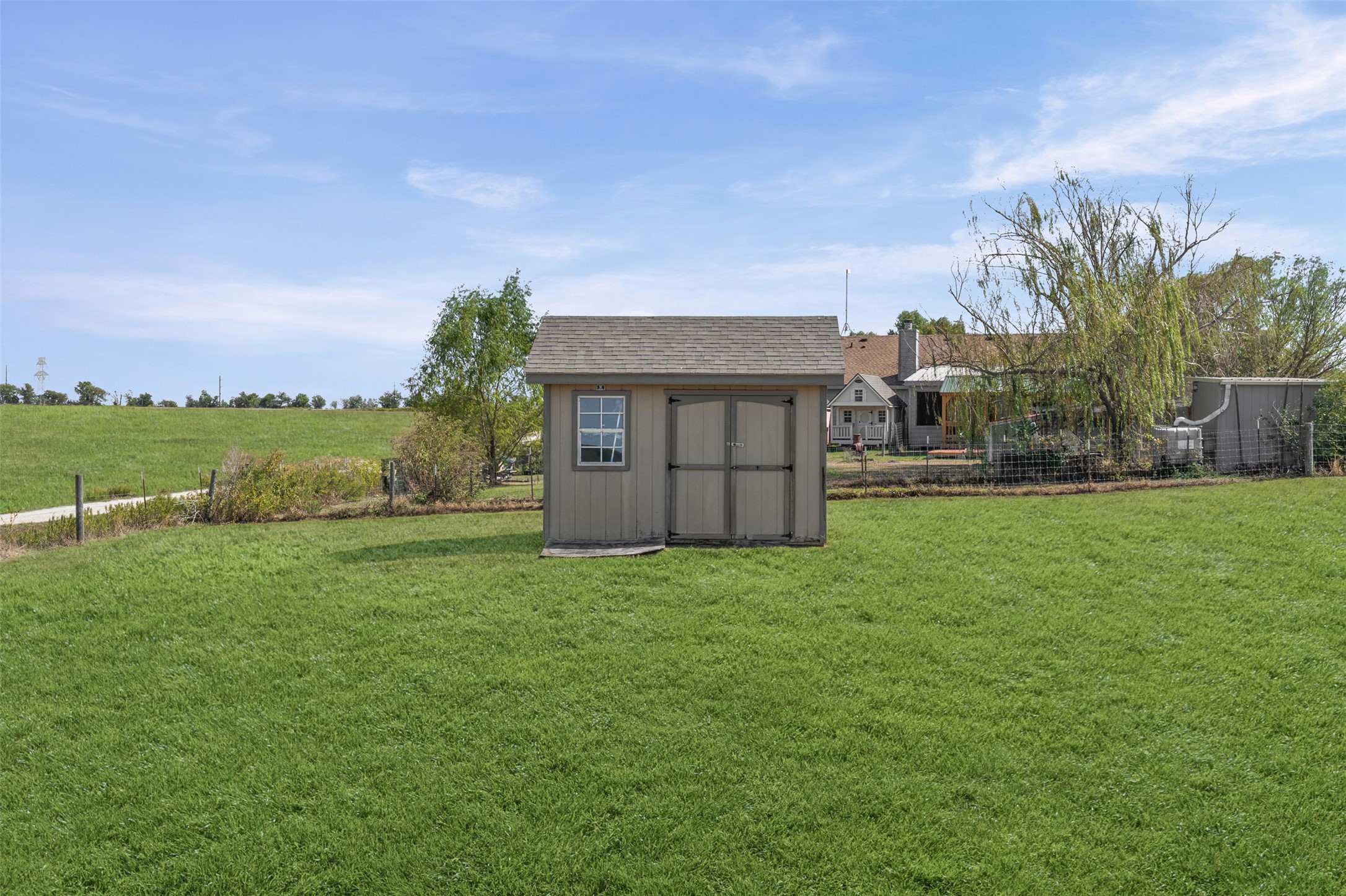 main property photo 34