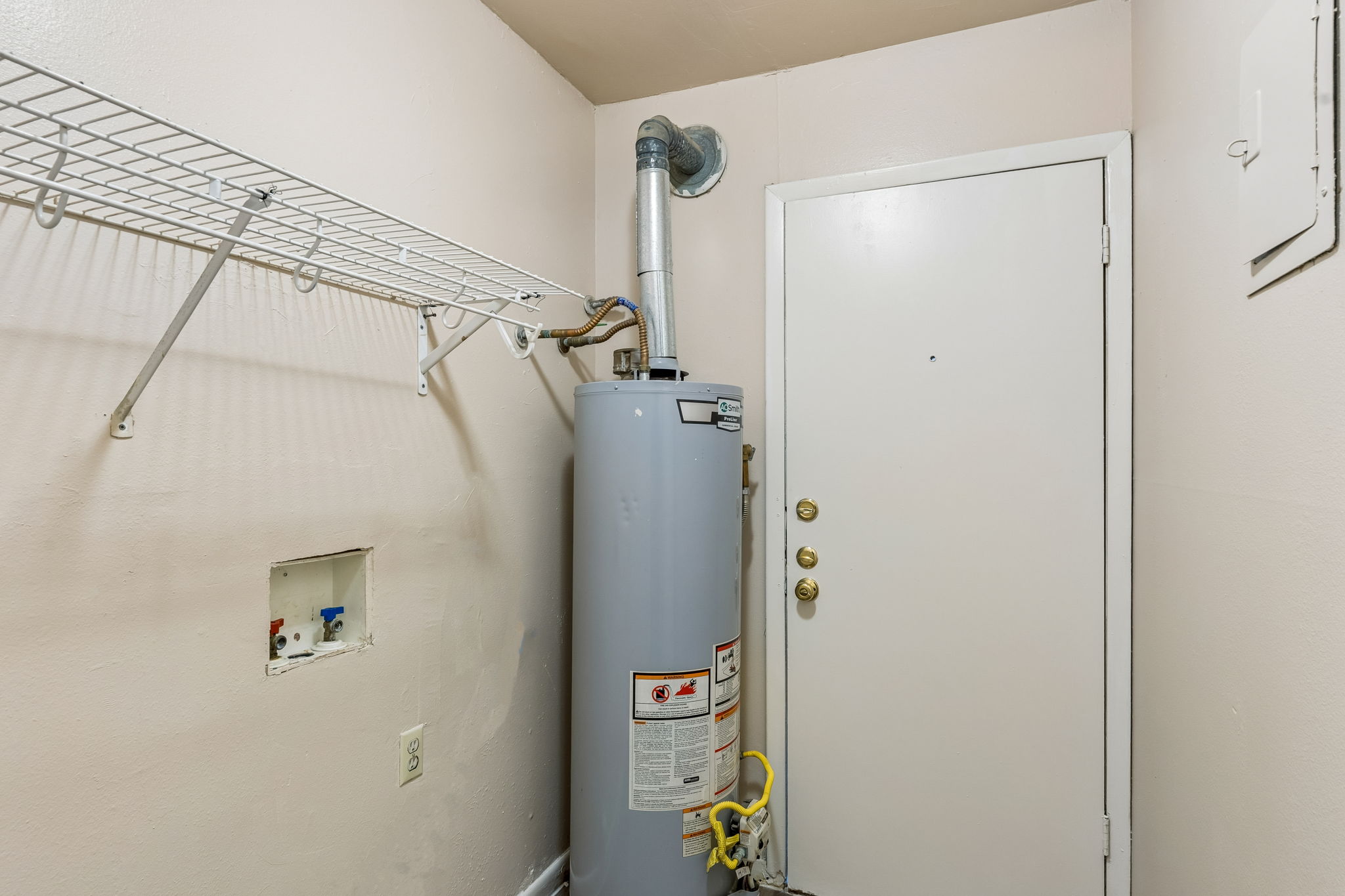 main property photo 9
