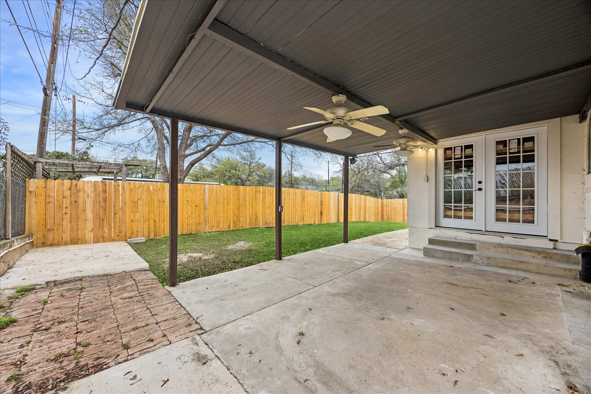 main property photo 23
