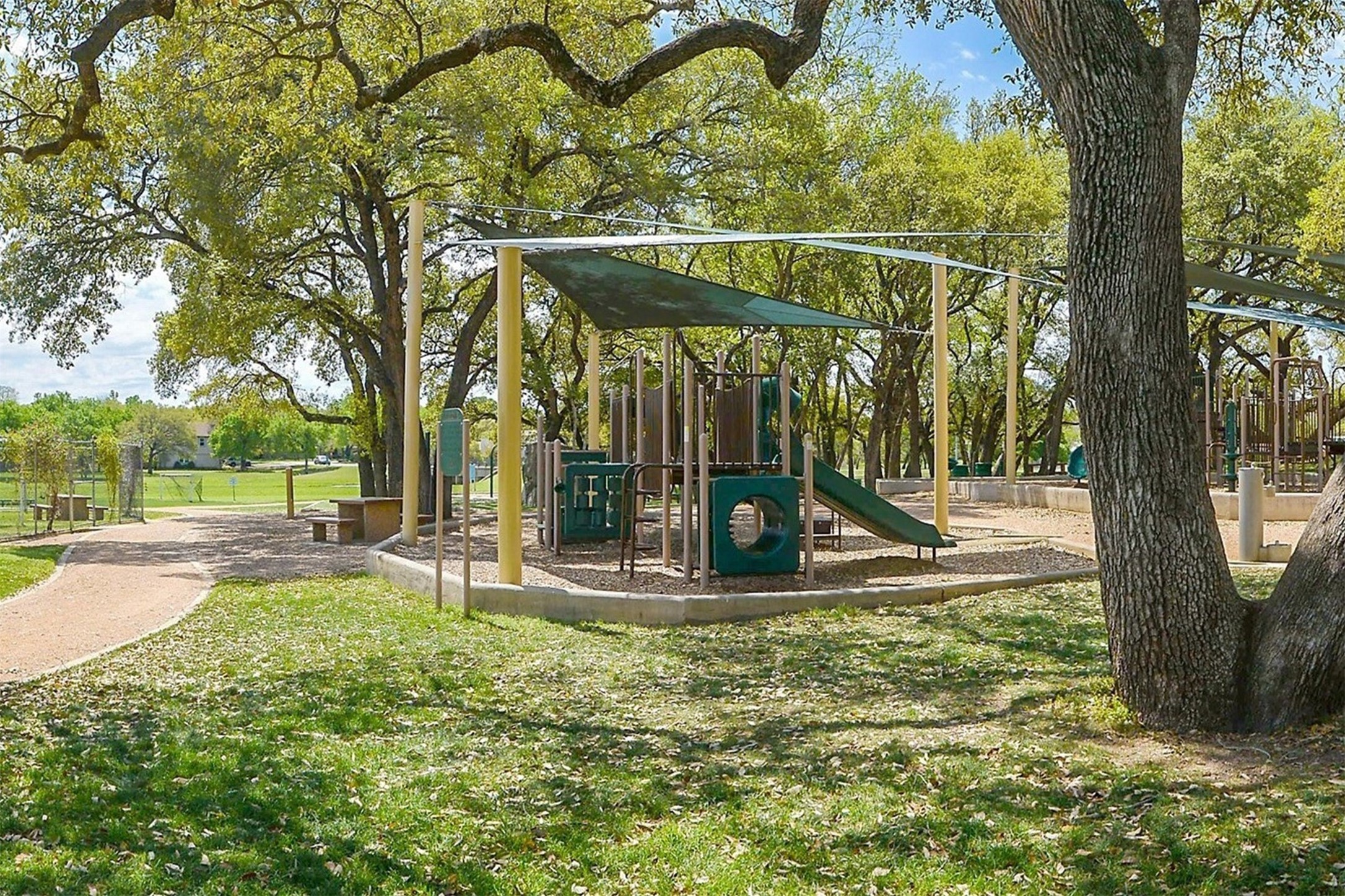 main property photo 24