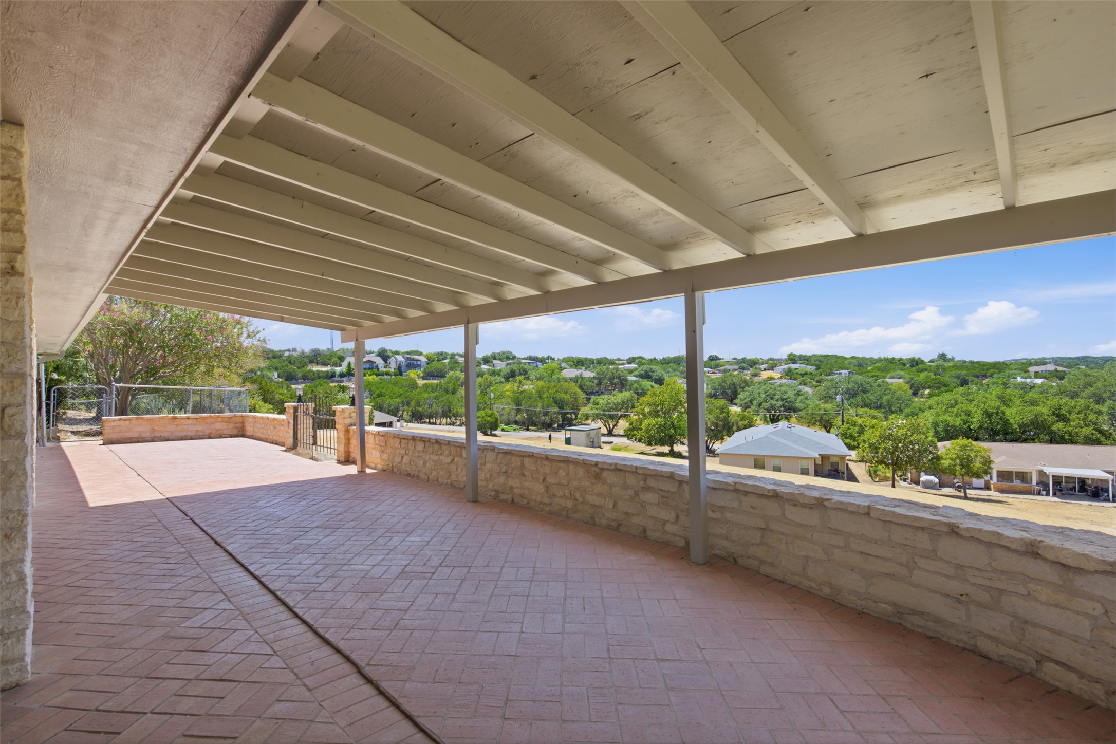 main property photo 37