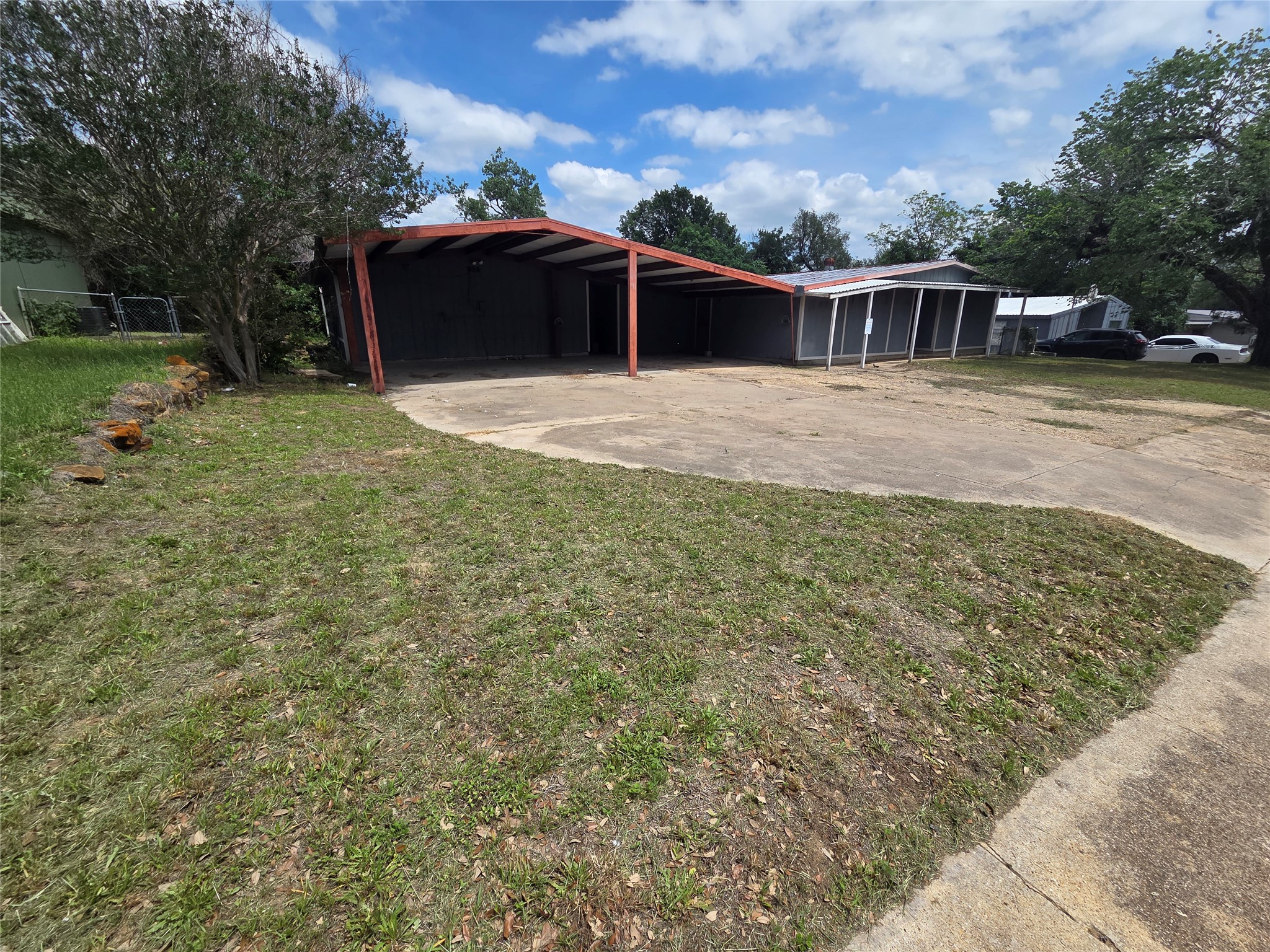 main property photo 3