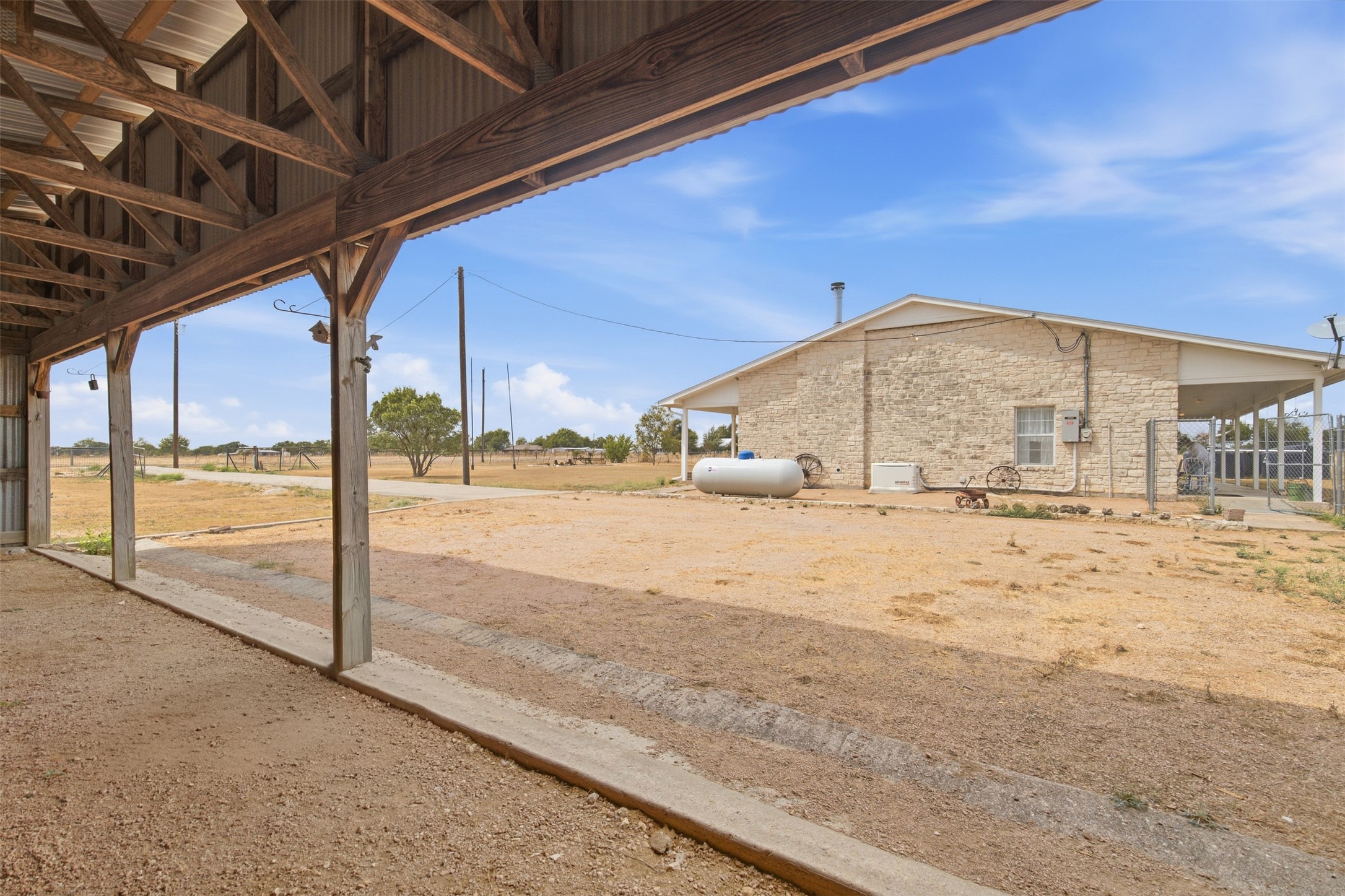 main property photo 33