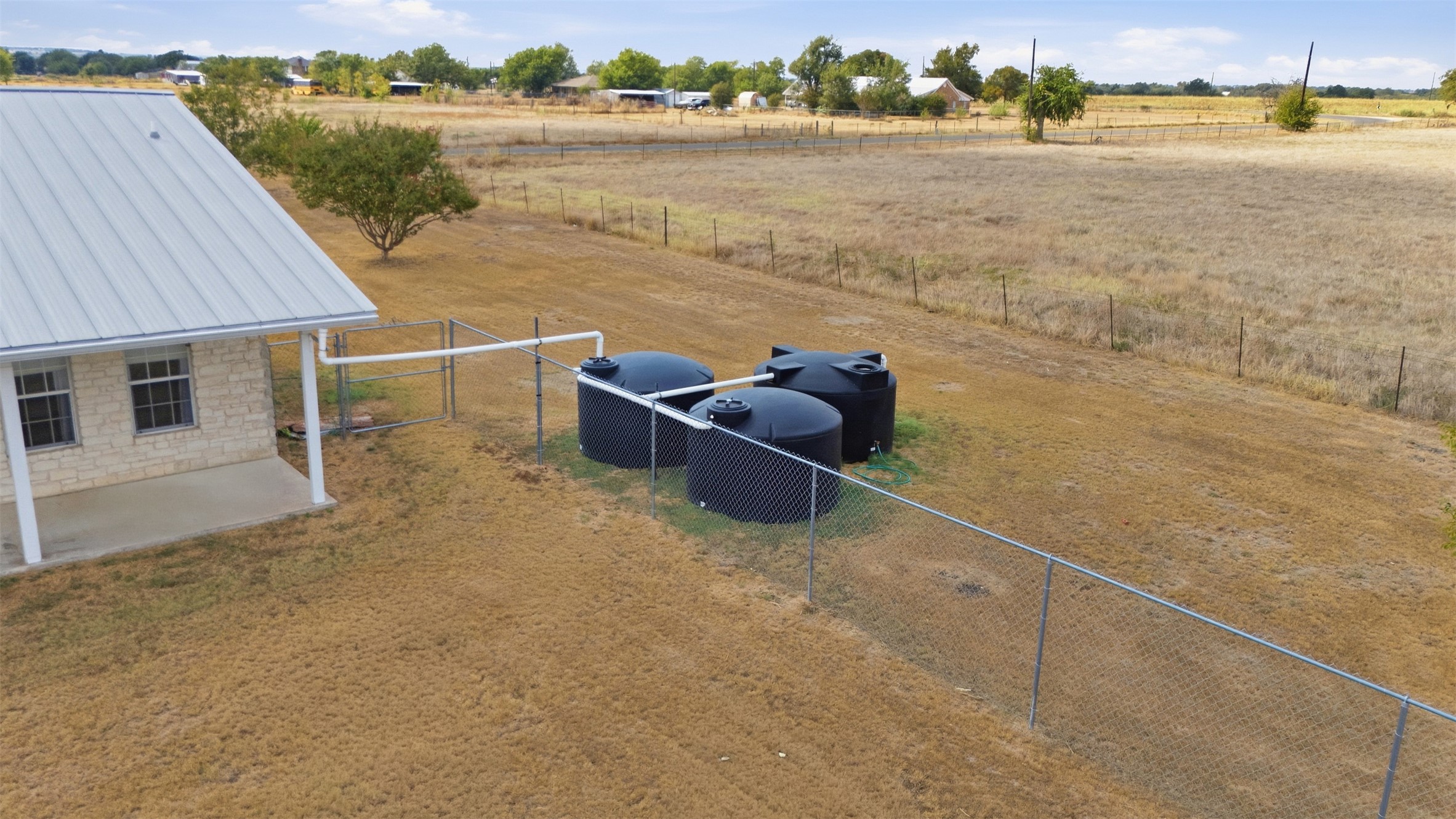 main property photo 36