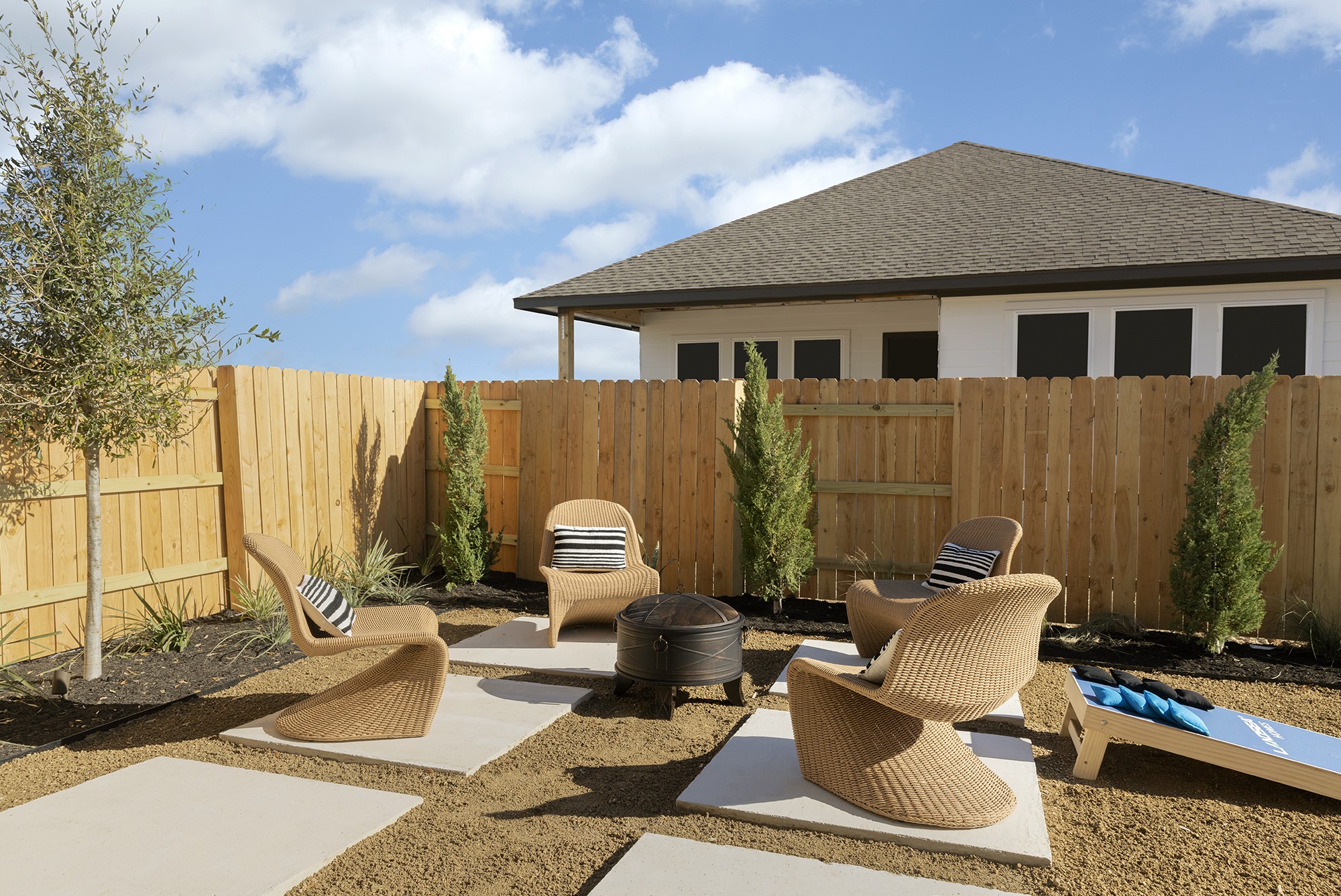 main property photo 14