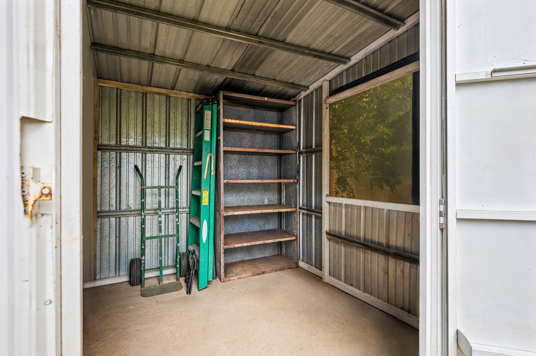 main property photo 29