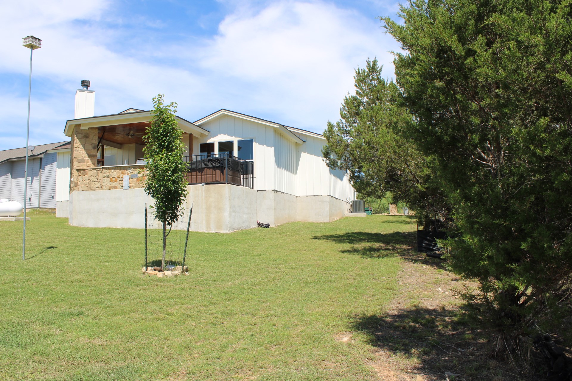 main property photo 35